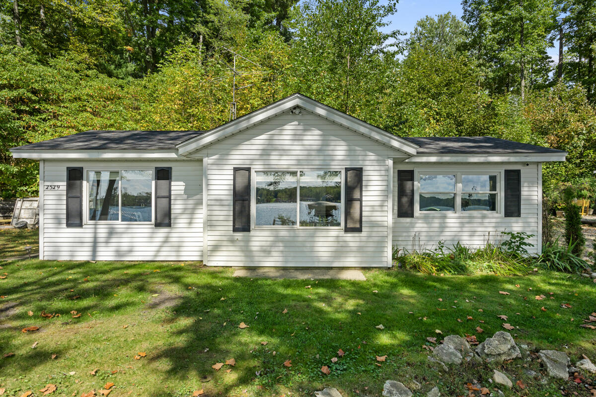 2529 Miner Lake Drive Allegan MI 49010