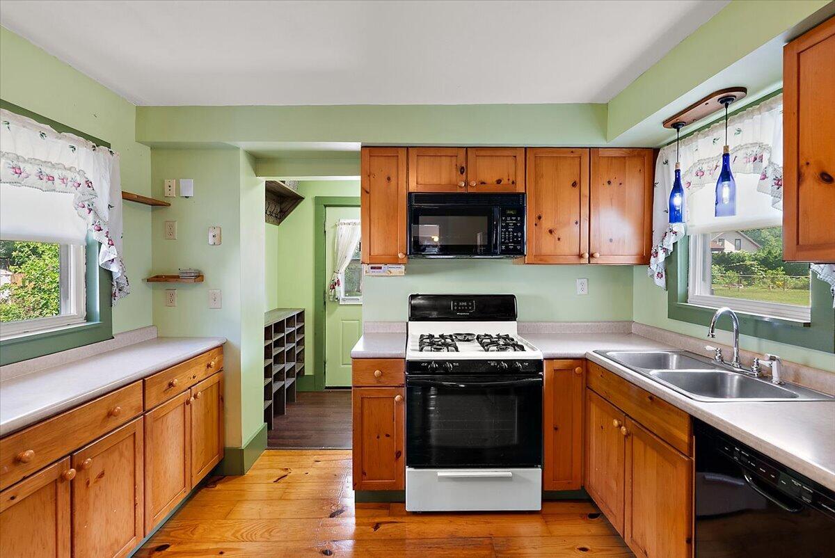 903 Cogswell Street NW Grand Rapids MI 49544