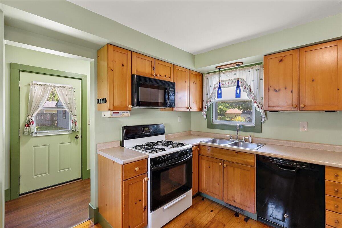 903 Cogswell Street NW Grand Rapids MI 49544