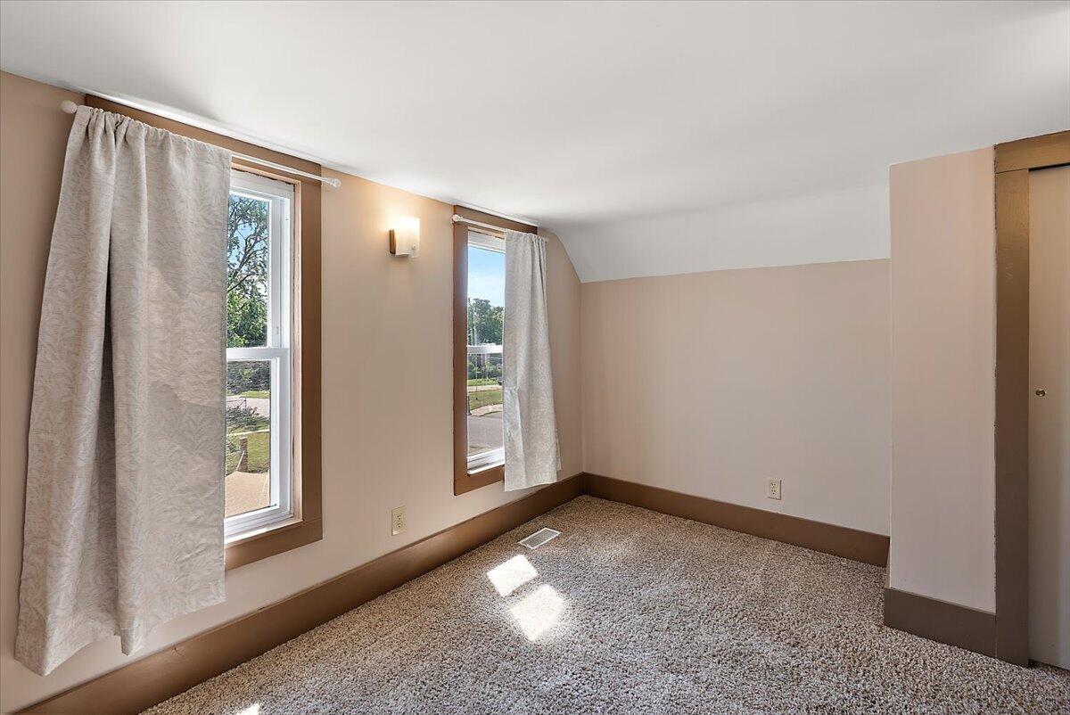 903 Cogswell Street NW Grand Rapids MI 49544