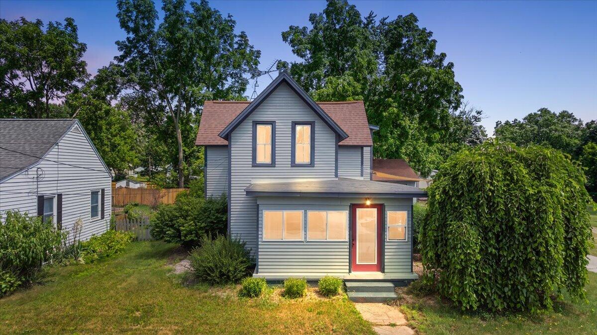 903 Cogswell Street NW Grand Rapids MI 49544