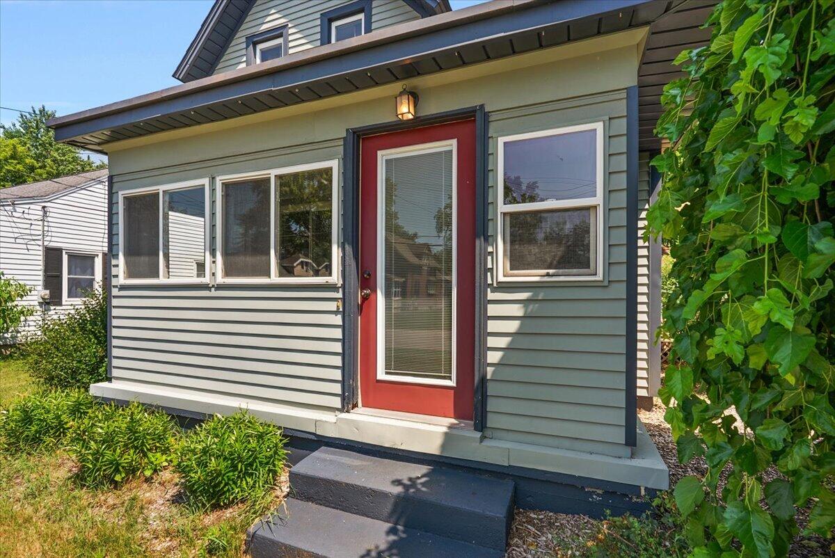 903 Cogswell Street NW Grand Rapids MI 49544