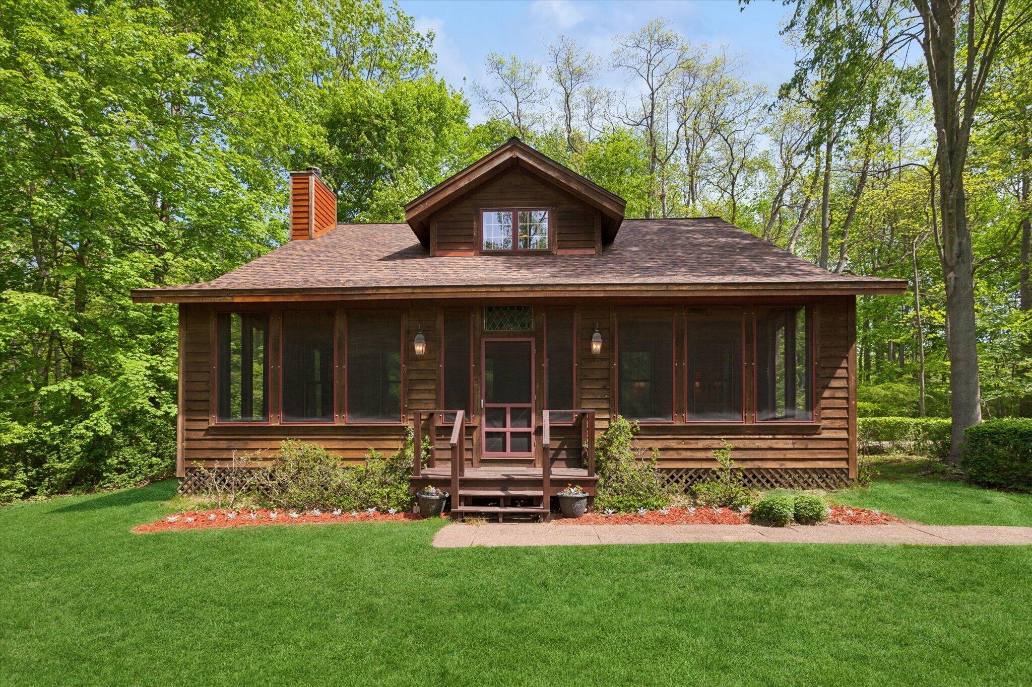 58 Lincoln Avenue South Haven MI 49090