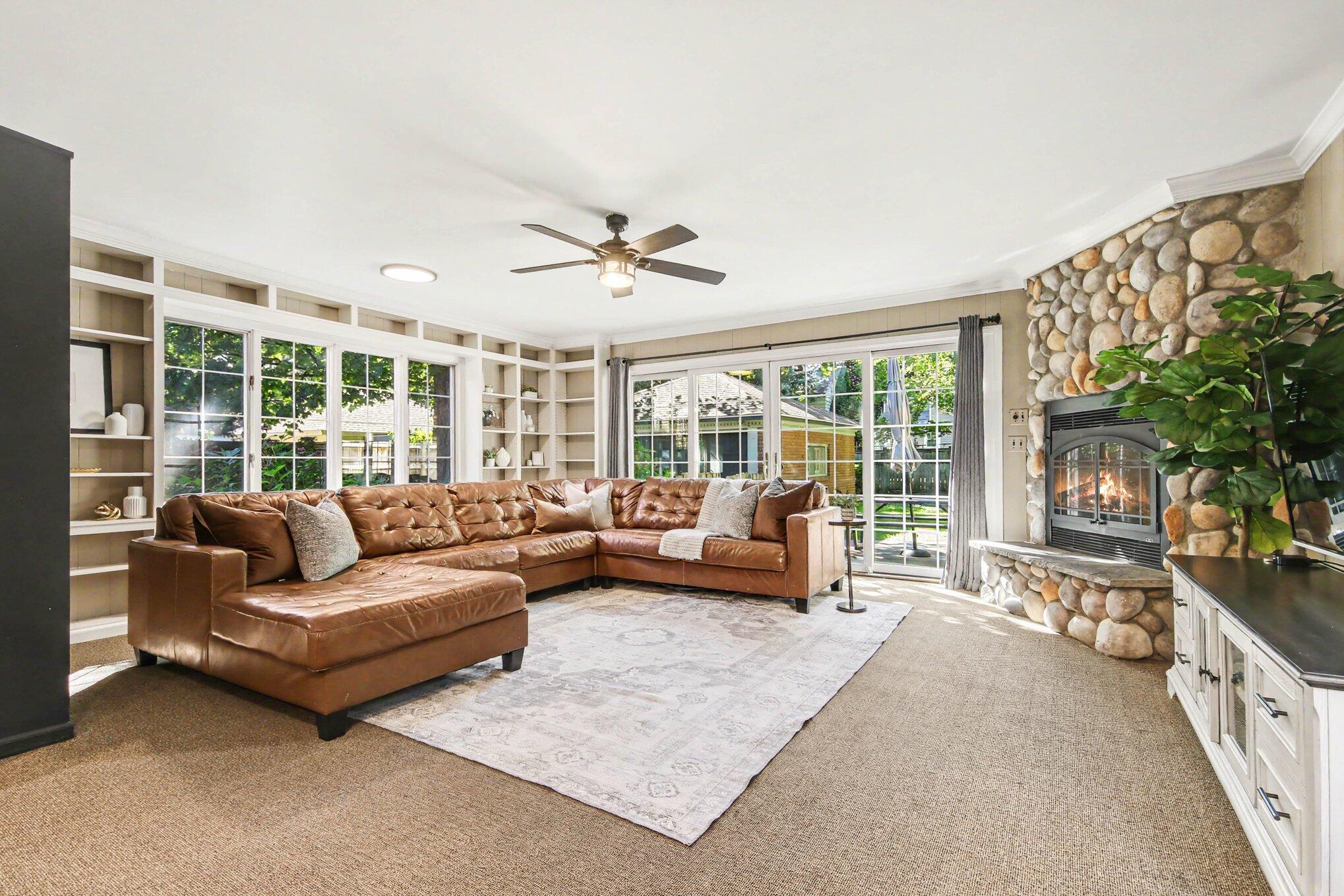 1031 Iroquois Drive SE Grand Rapids MI 49506