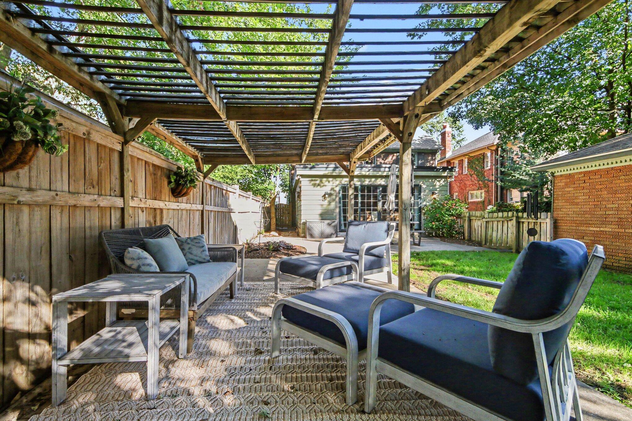 1031 Iroquois Drive SE Grand Rapids MI 49506