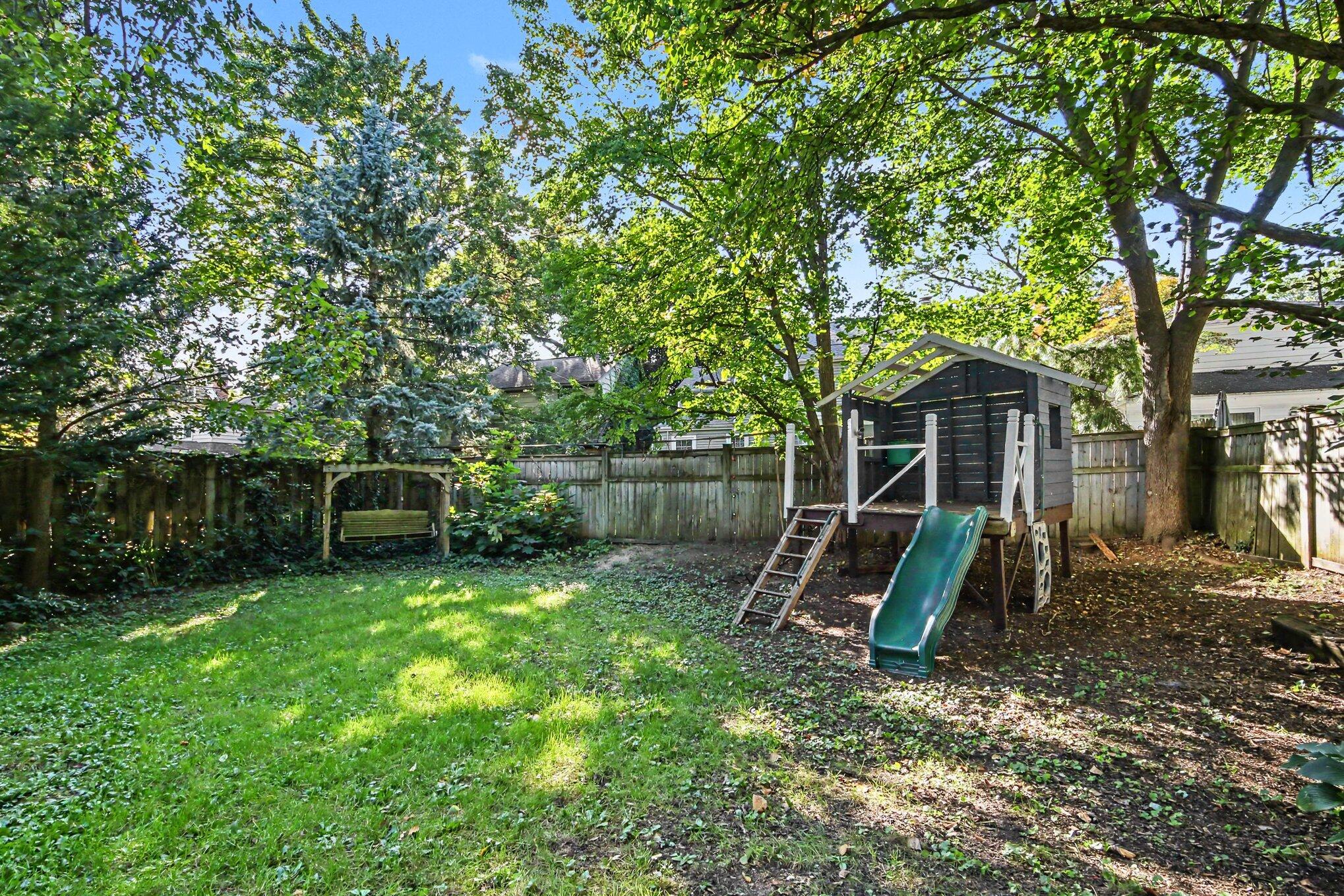 1031 Iroquois Drive SE Grand Rapids MI 49506
