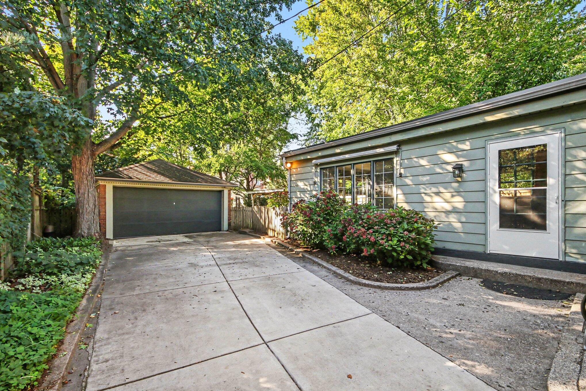 1031 Iroquois Drive SE Grand Rapids MI 49506