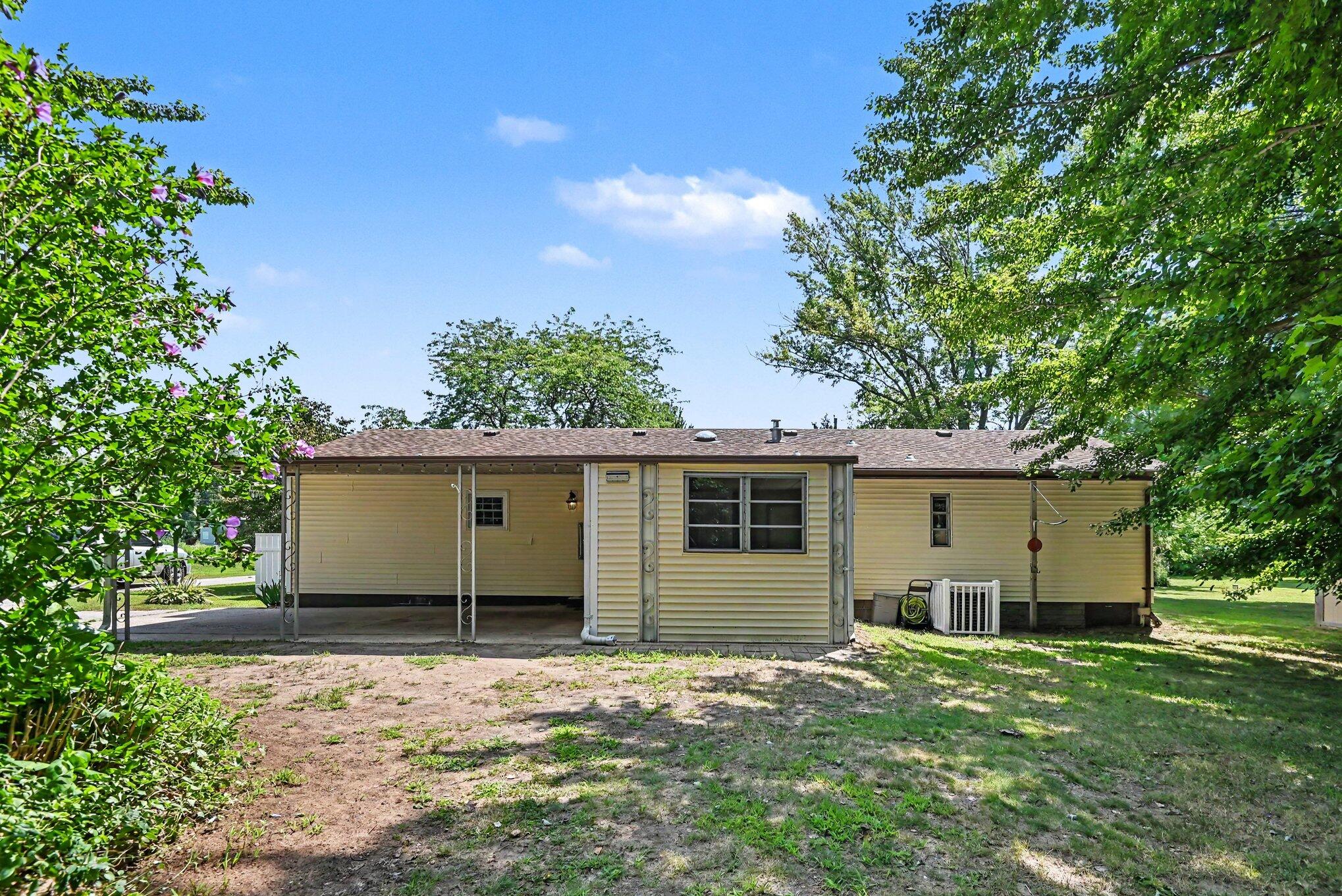 75620 16th Avenue South Haven MI 49090