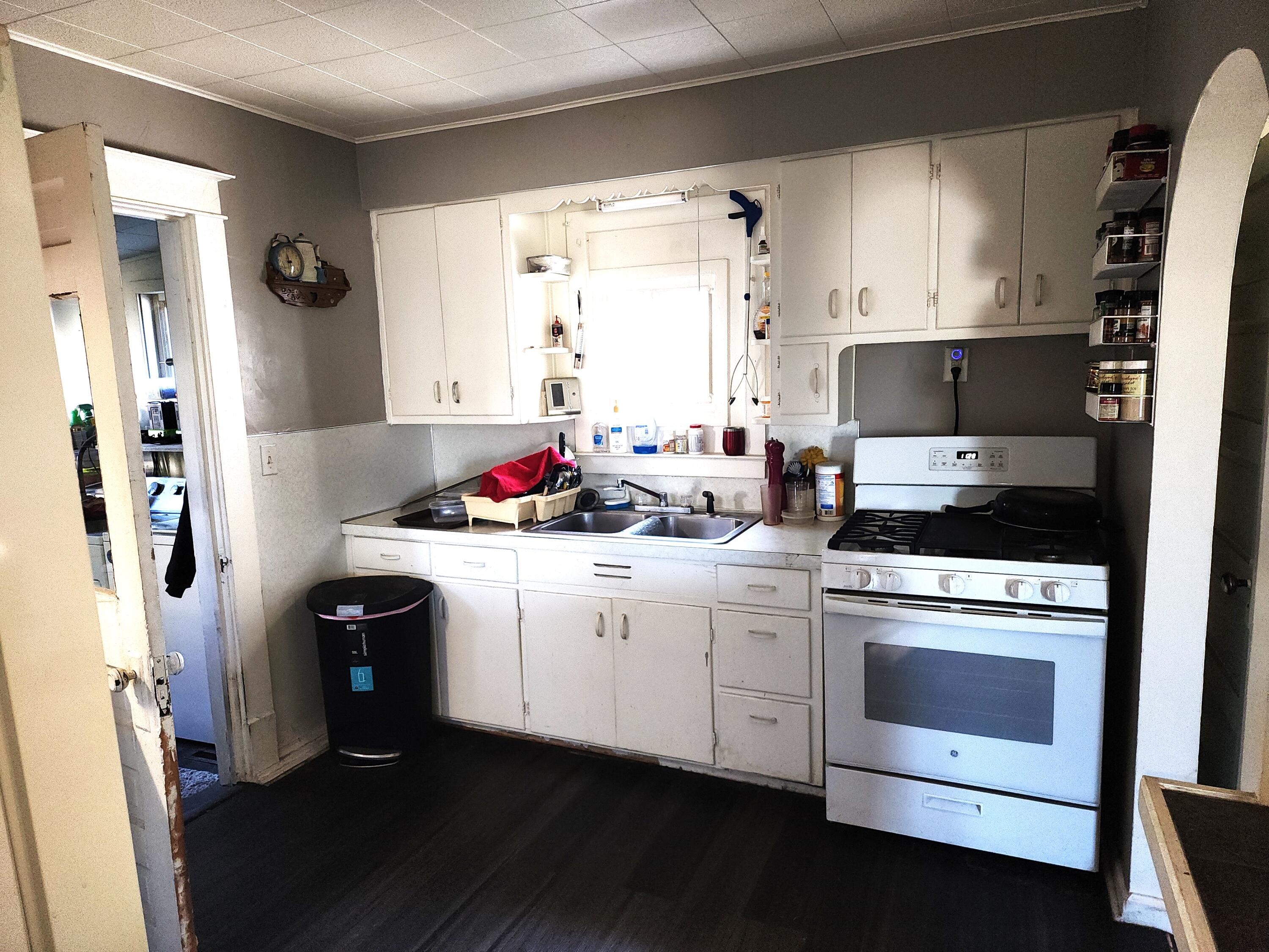 1616 S Getty Street Muskegon MI 49442