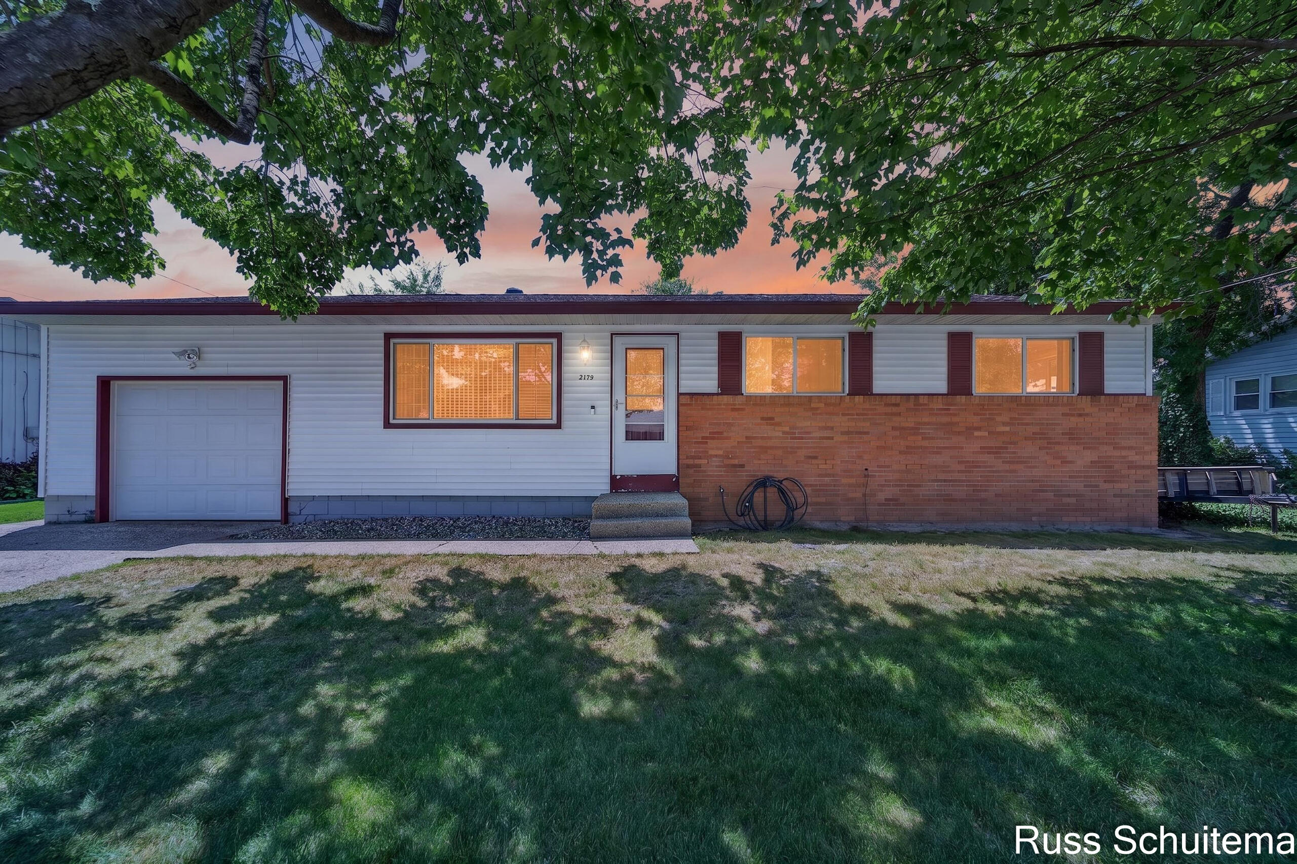 2179 Lincoln Park Drive Norton Shores MI 49441