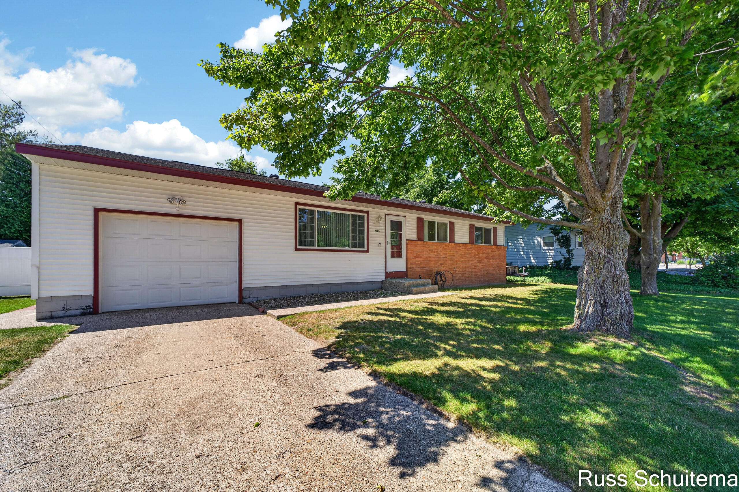 2179 Lincoln Park Drive Norton Shores MI 49441