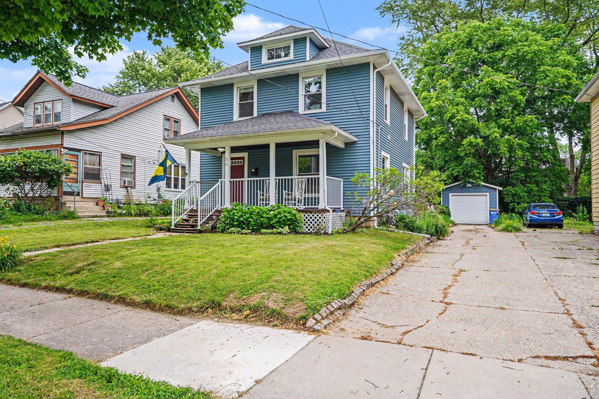 54 Lowell Avenue NE Grand Rapids MI 49503