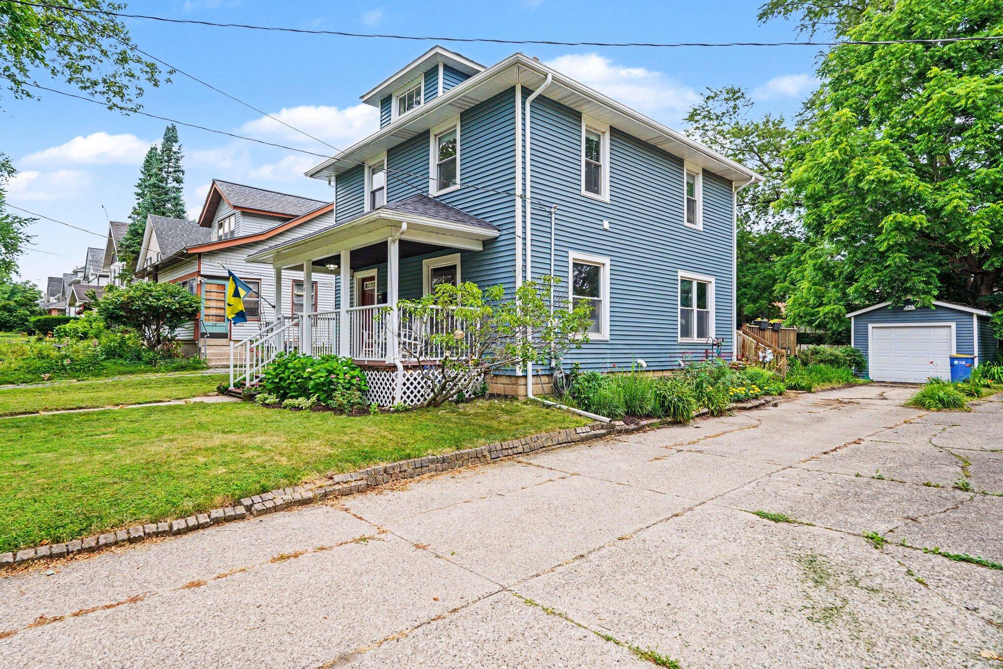 54 Lowell Avenue NE Grand Rapids MI 49503