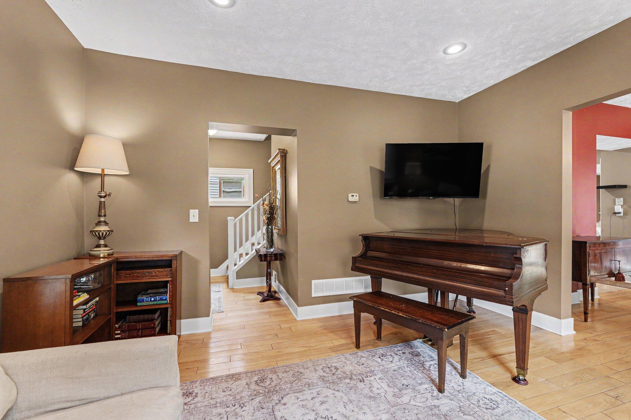 54 Lowell Avenue NE Grand Rapids MI 49503