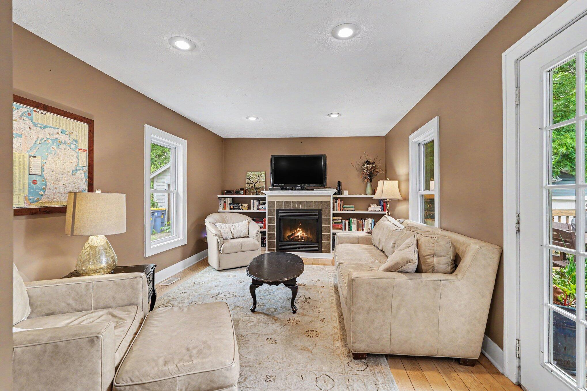 54 Lowell Avenue NE Grand Rapids MI 49503