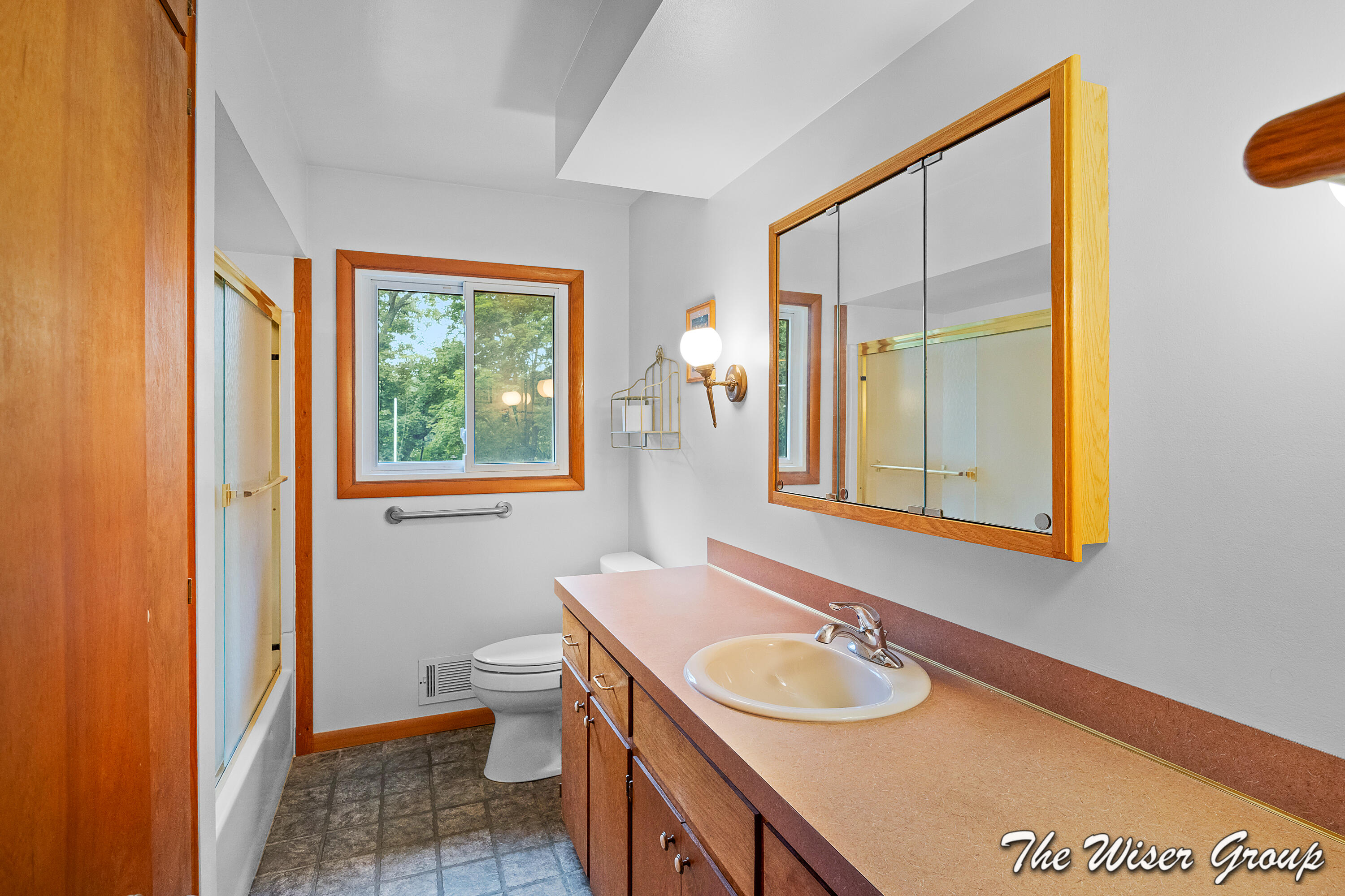 1861 Rupert Street NE Grand Rapids MI 49525