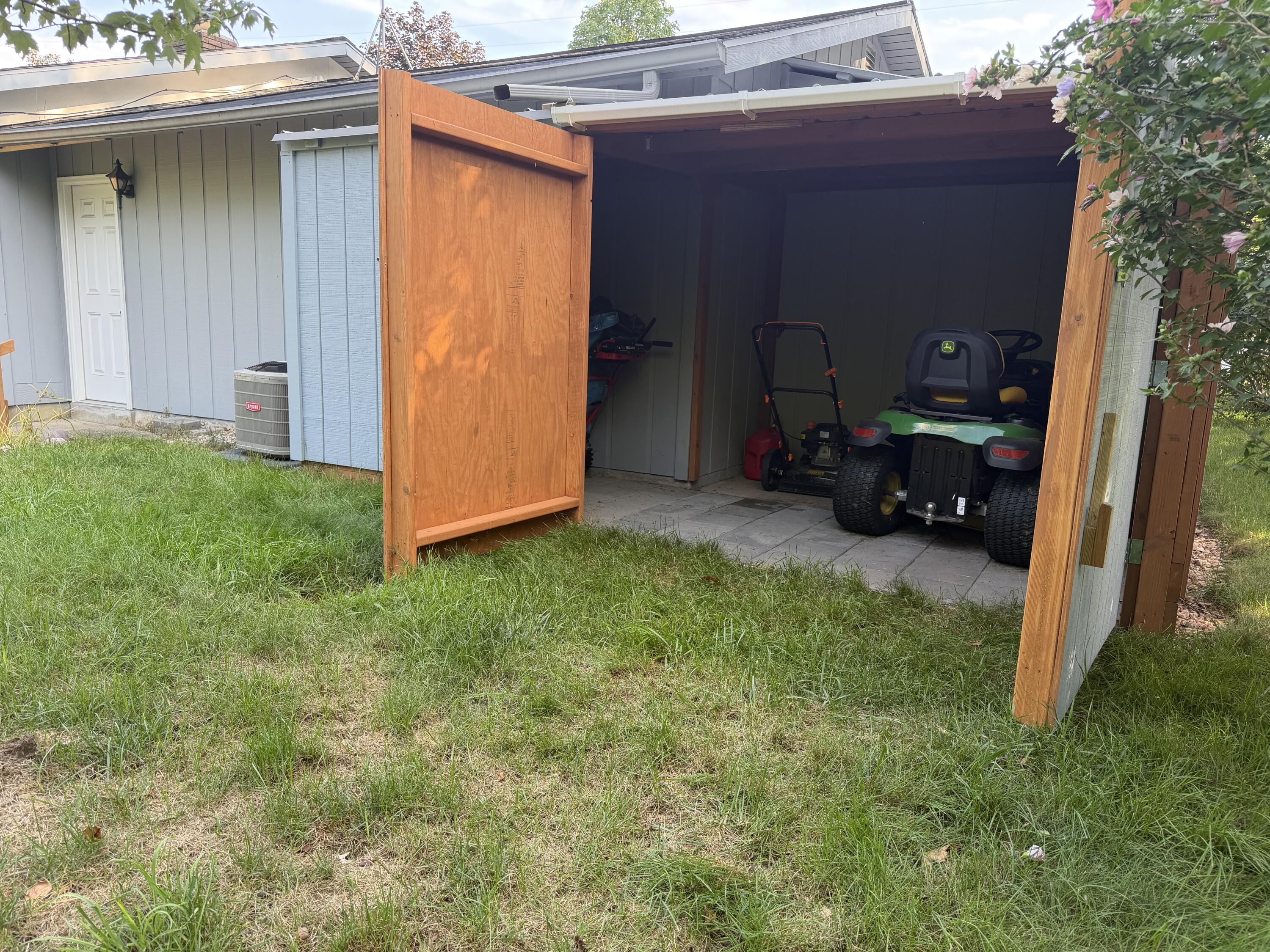 1861 Rupert Street NE Grand Rapids MI 49525