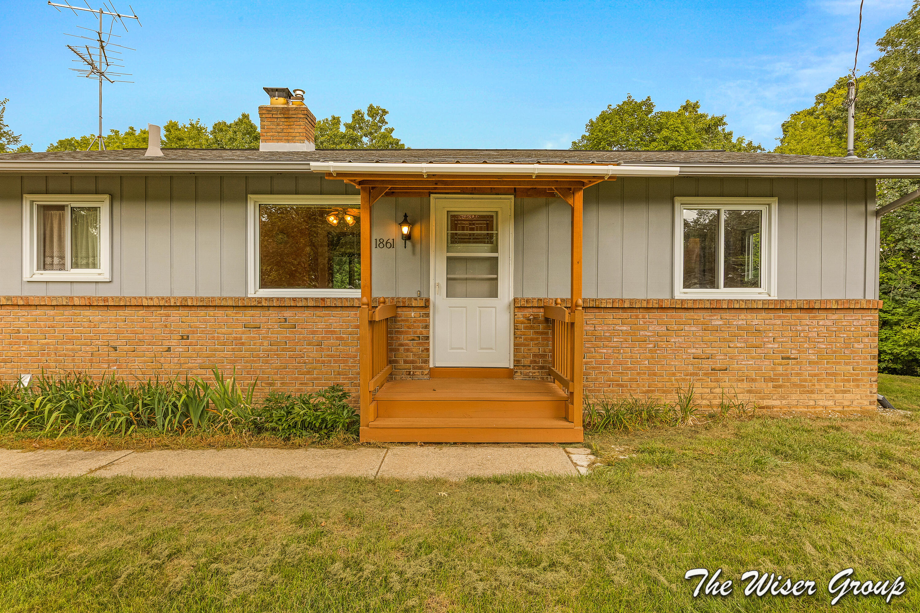 1861 Rupert Street NE Grand Rapids MI 49525