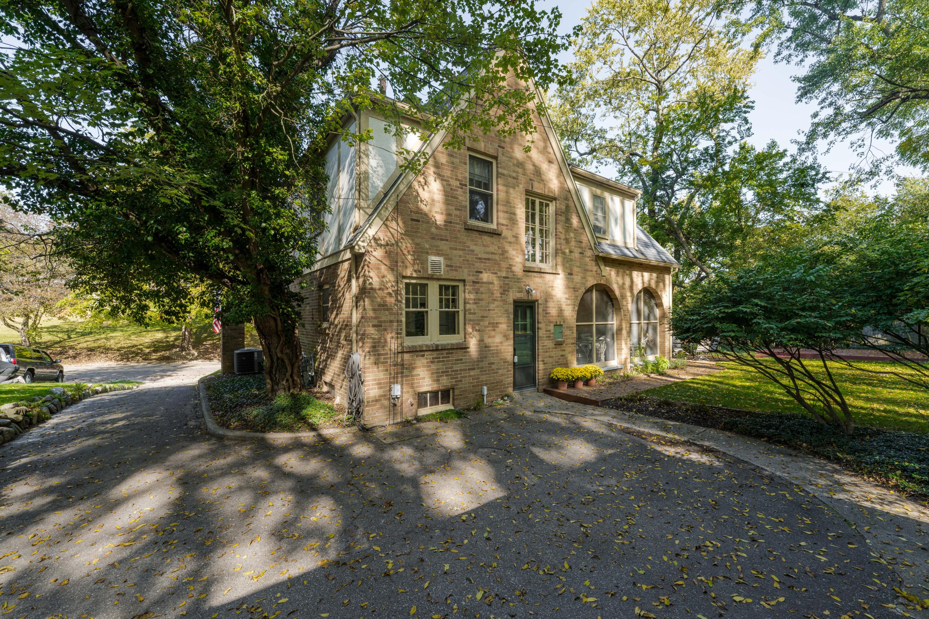 2763 Bronson Boulevard Kalamazoo MI 49008