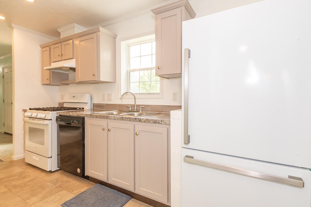 1403 Miss Ellie Drive Kalamazoo MI 49009