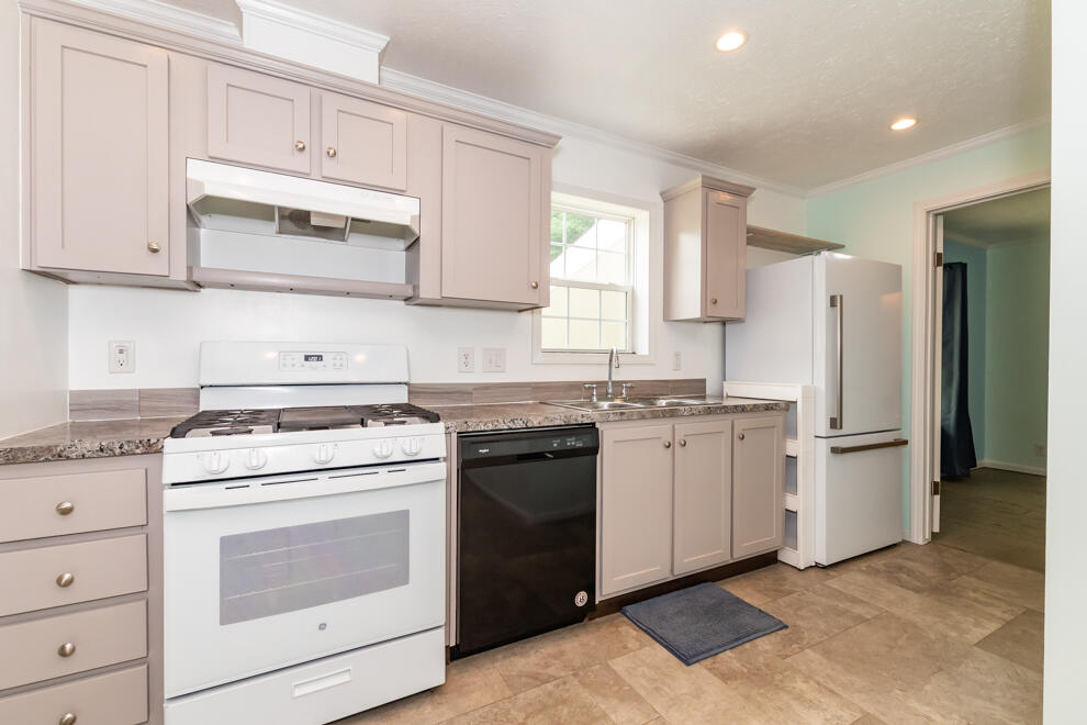 1403 Miss Ellie Drive Kalamazoo MI 49009