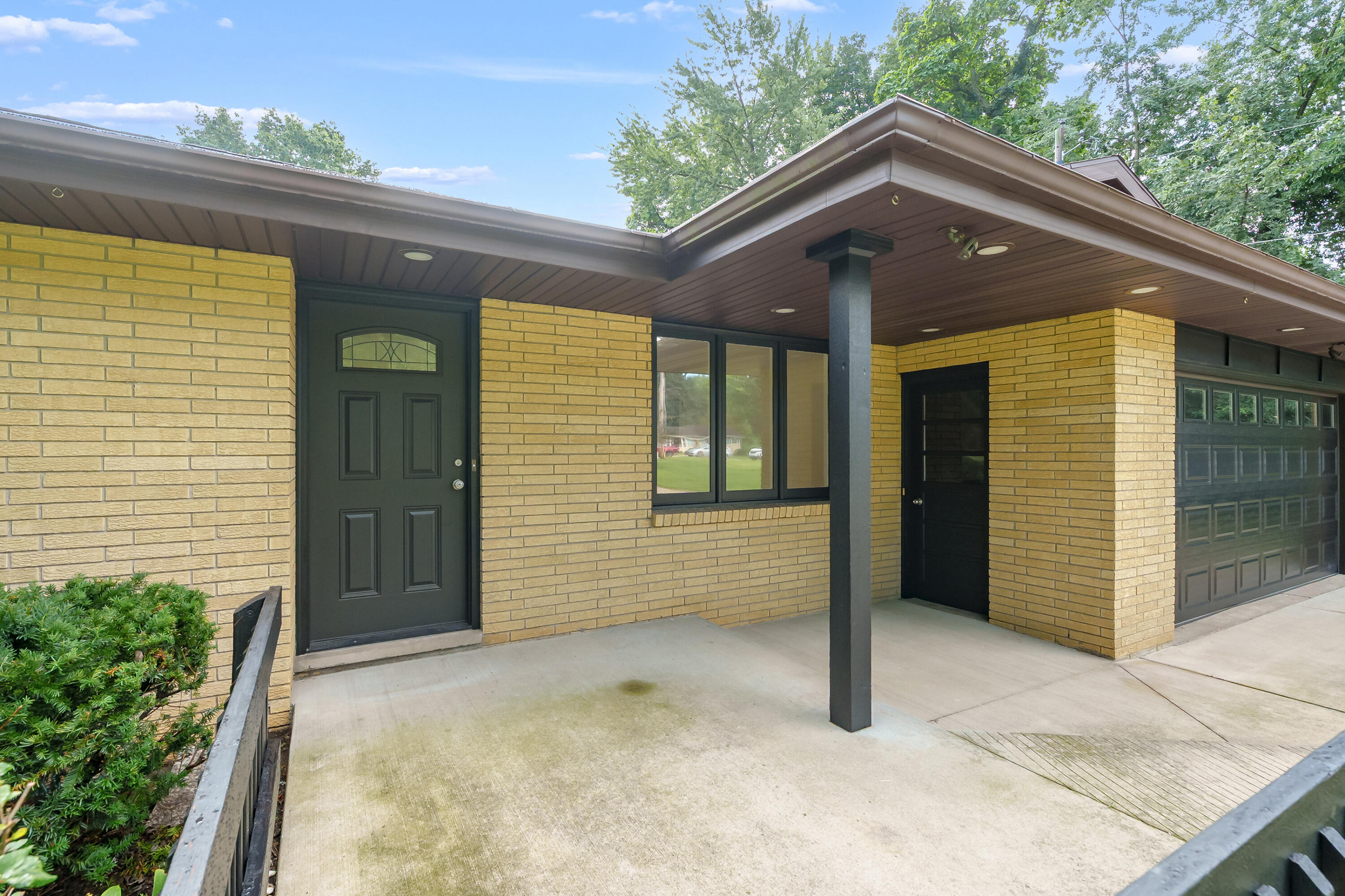 5095 W Donna Drive Stevensville MI 49127