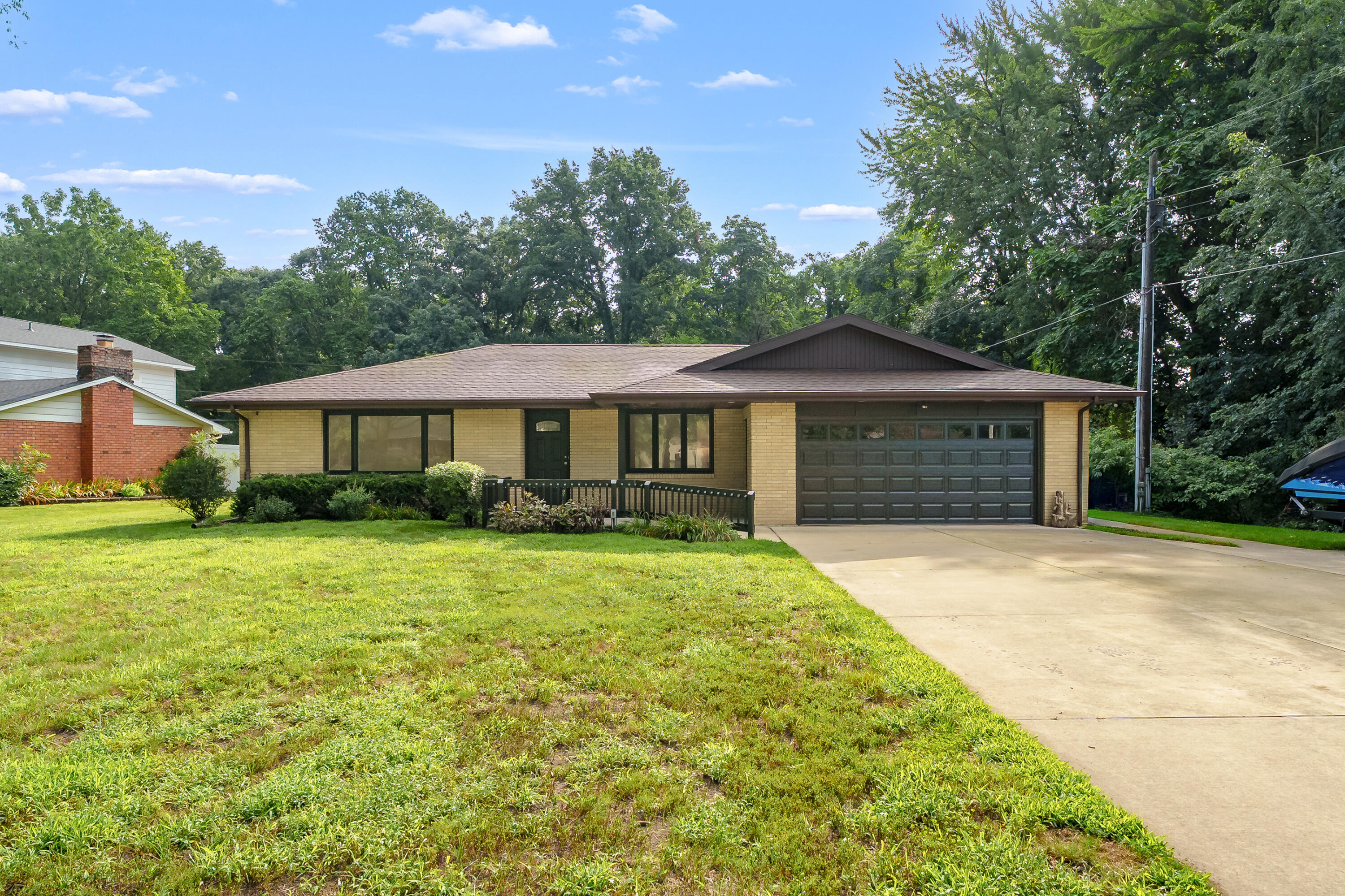5095 W Donna Drive Stevensville MI 49127