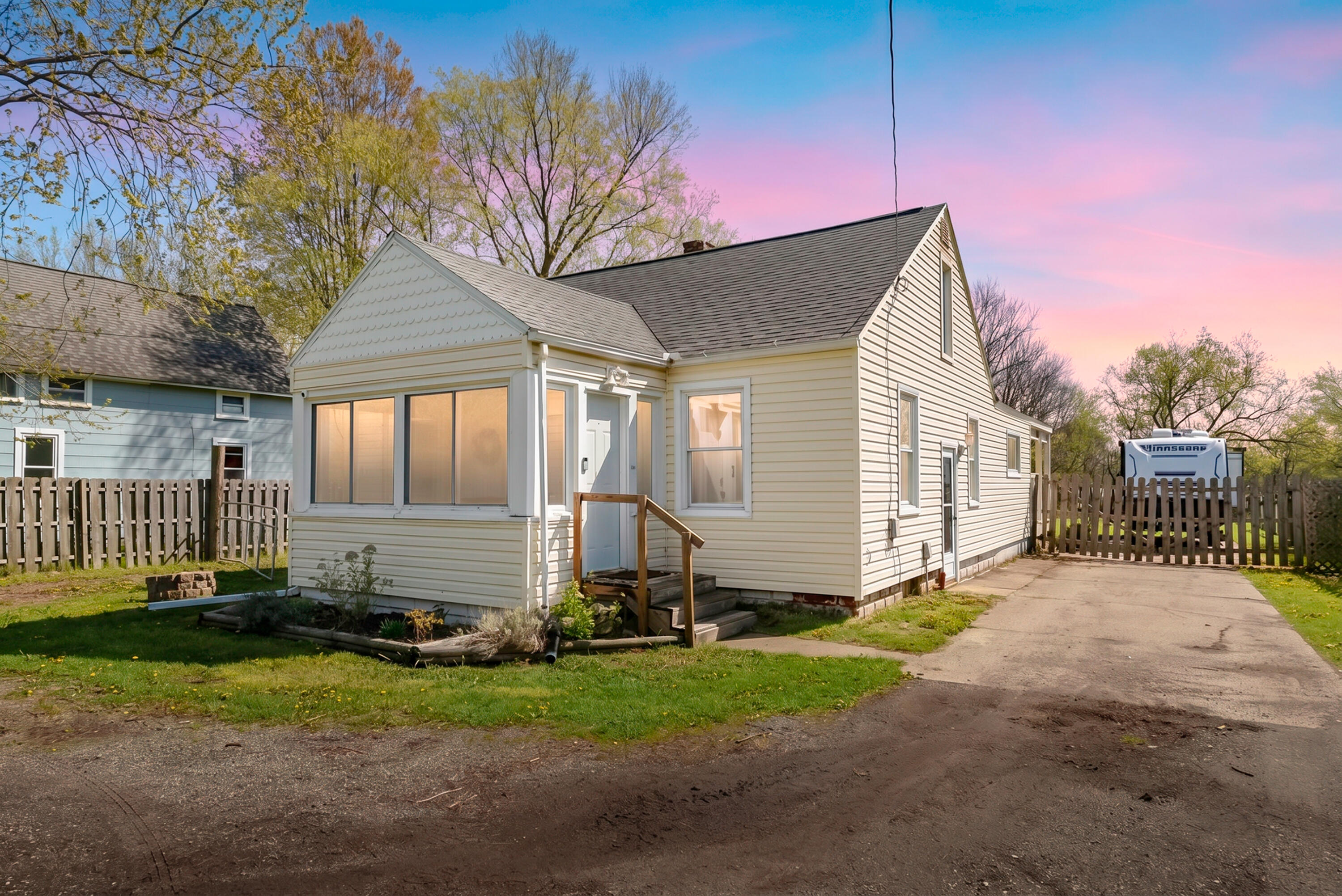 8492 Douglas Avenue Kalamazoo MI 49009