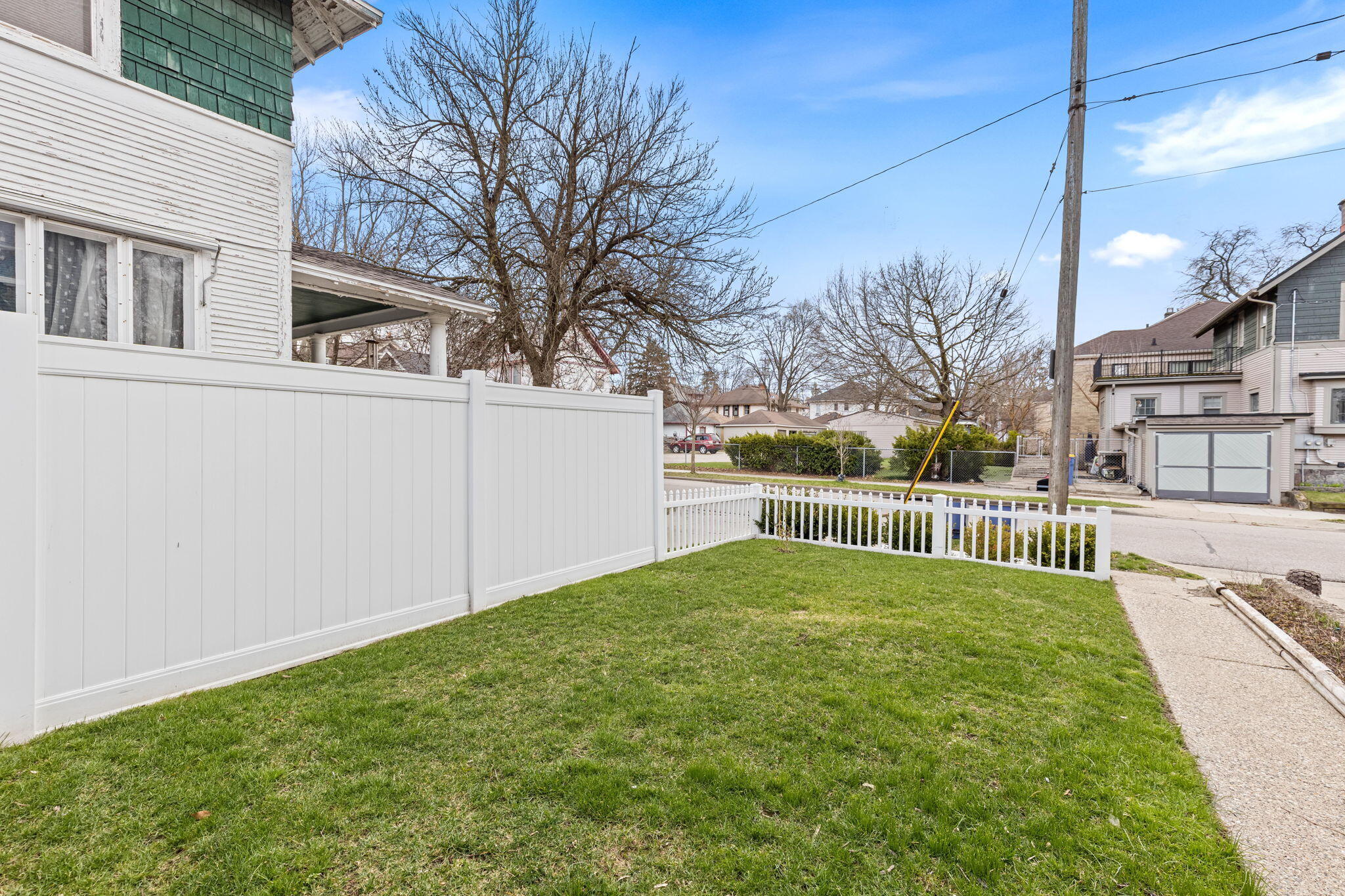 22 Grand Avenue NE Grand Rapids MI 49503