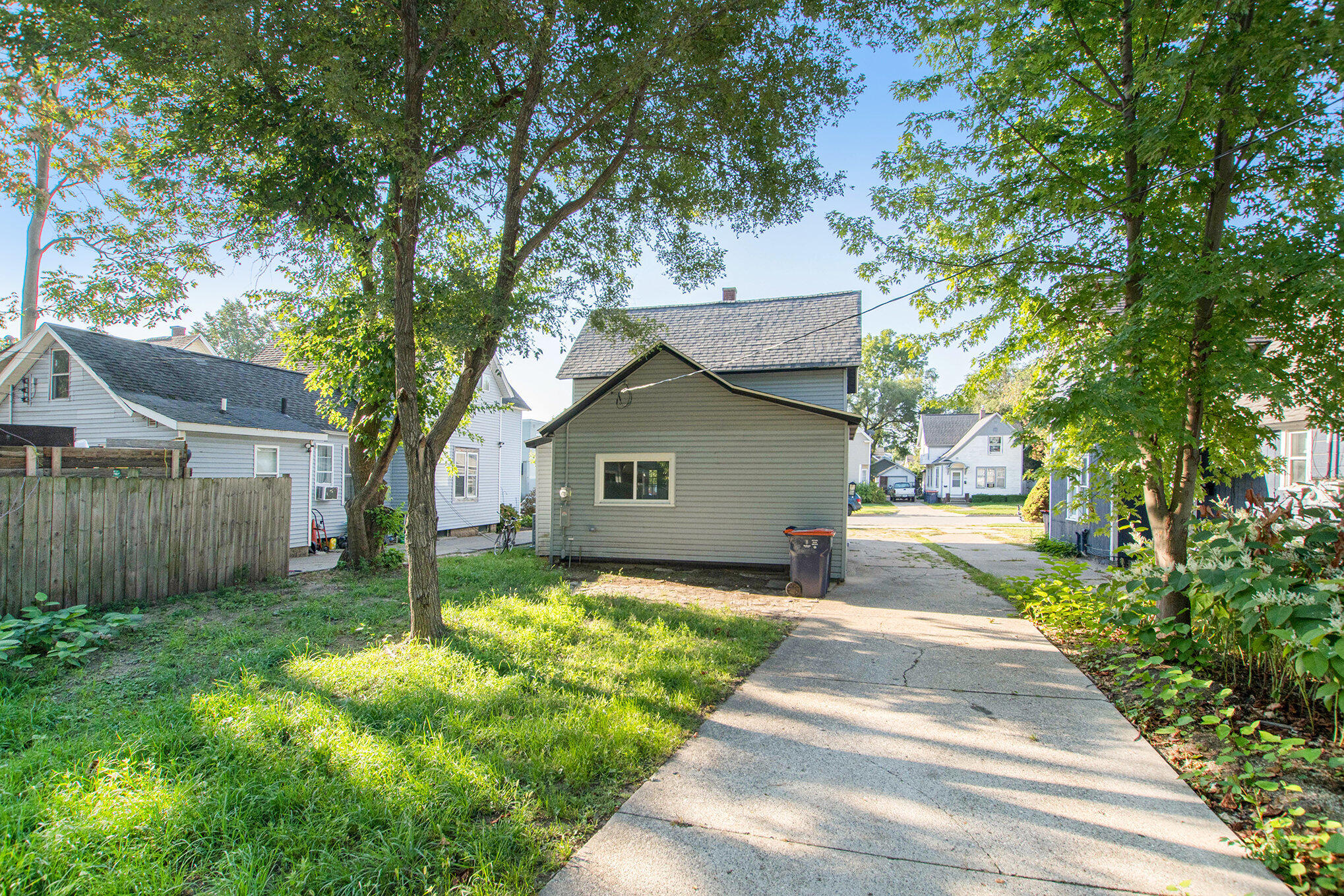 215 W 14th Street Holland MI 49423