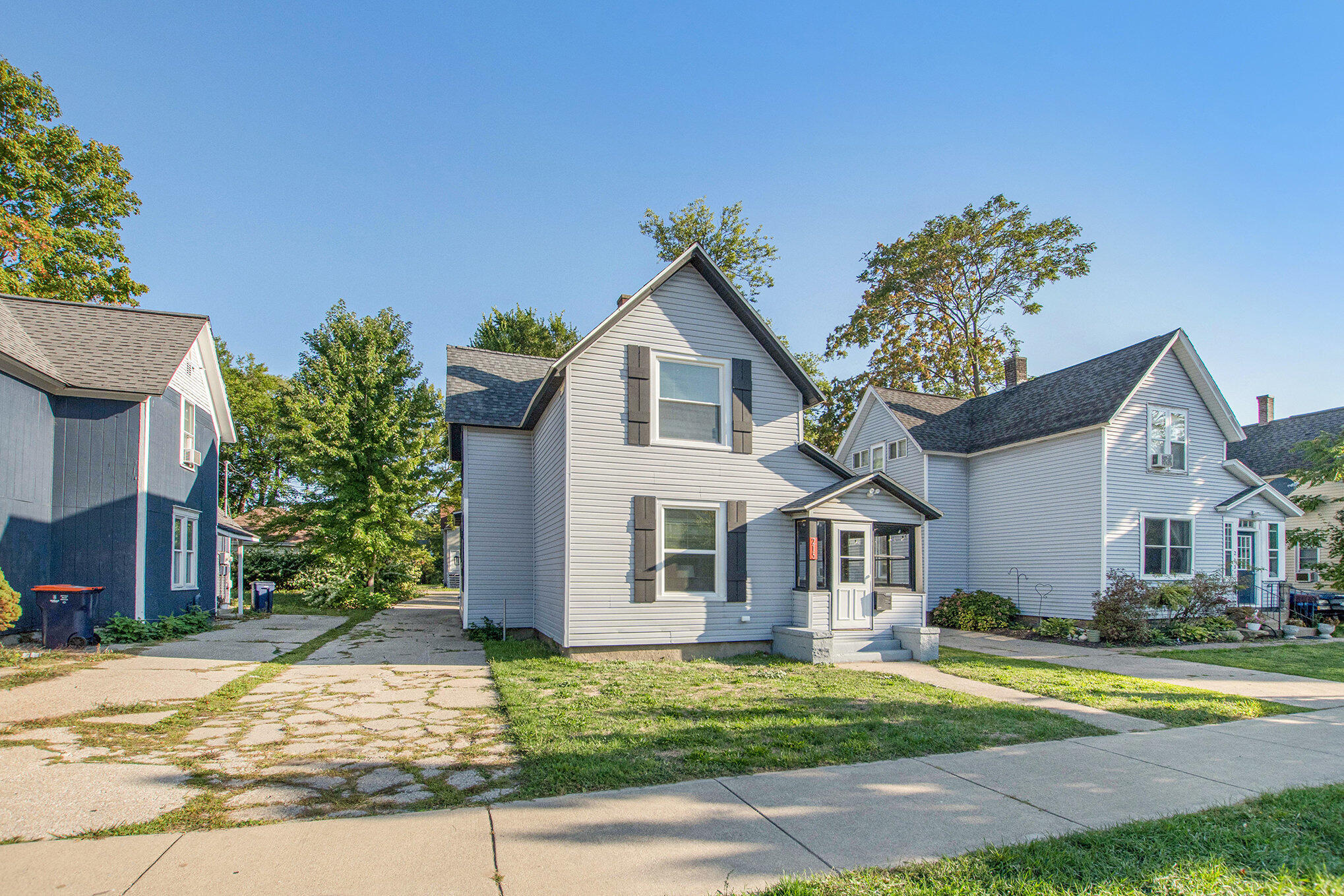 215 W 14th Street Holland MI 49423