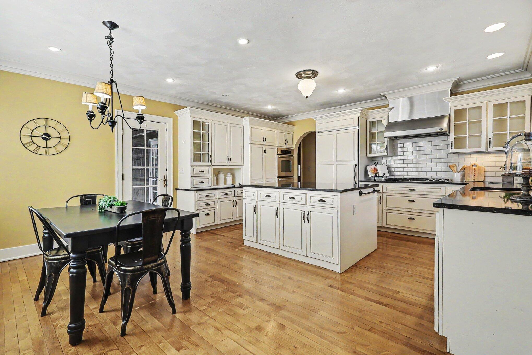 588 Central Avenue Holland MI 49423