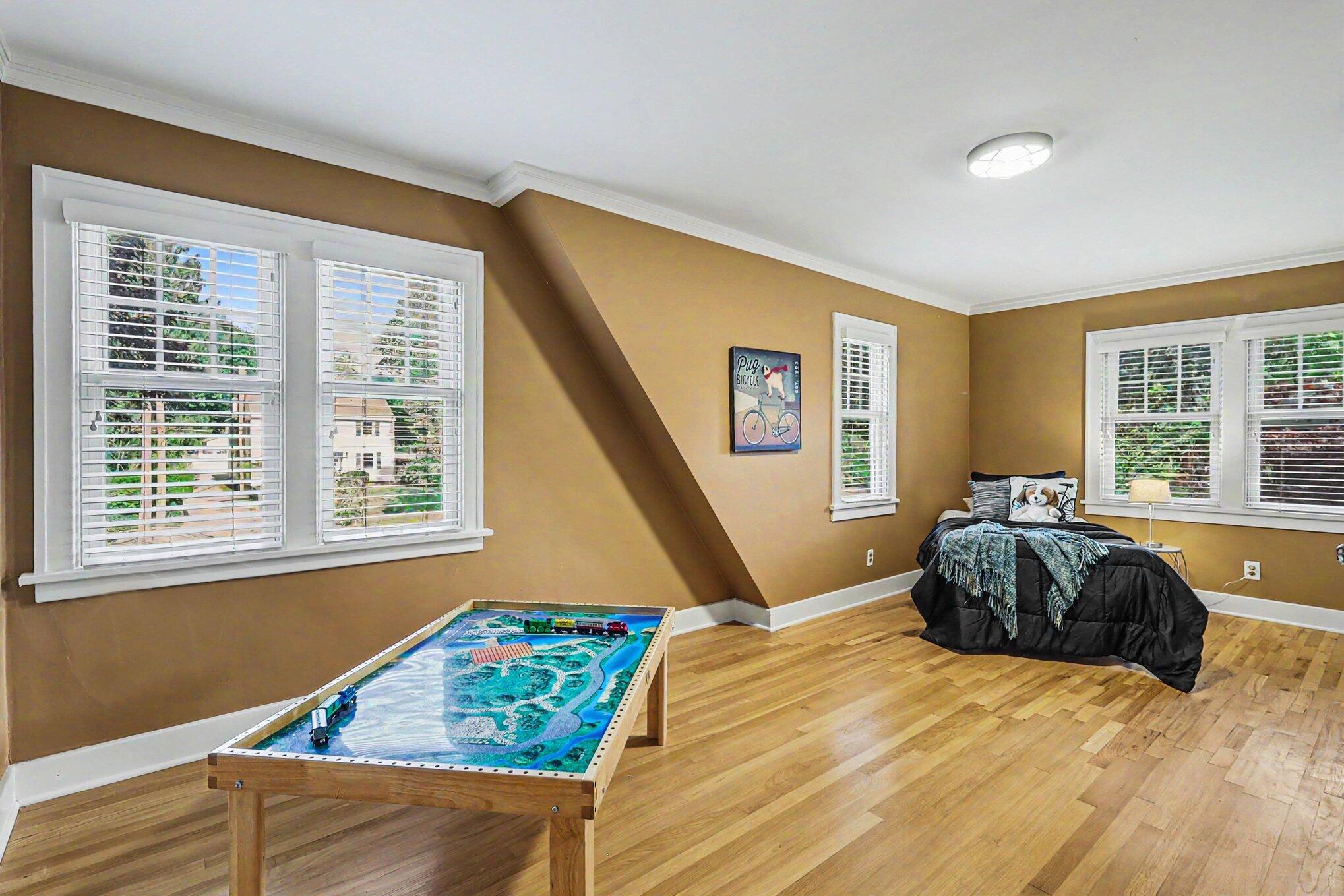 588 Central Avenue Holland MI 49423