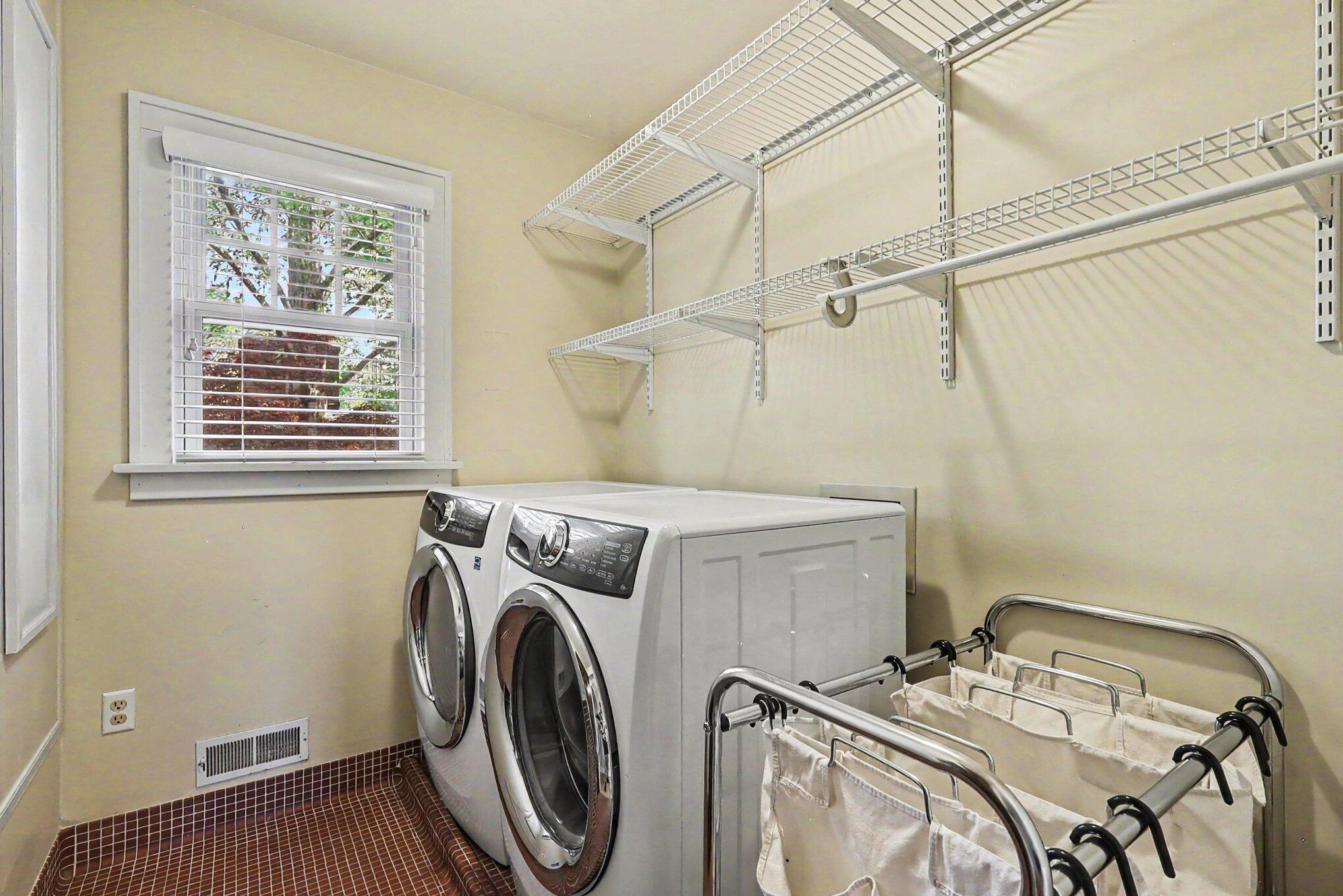 588 Central Avenue Holland MI 49423