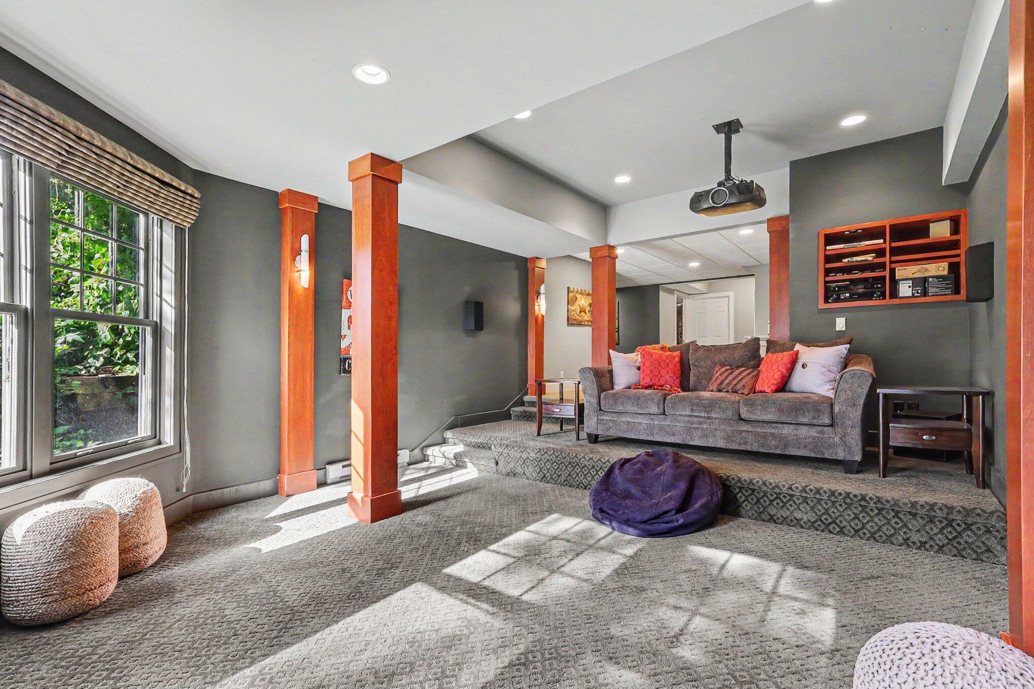 588 Central Avenue Holland MI 49423