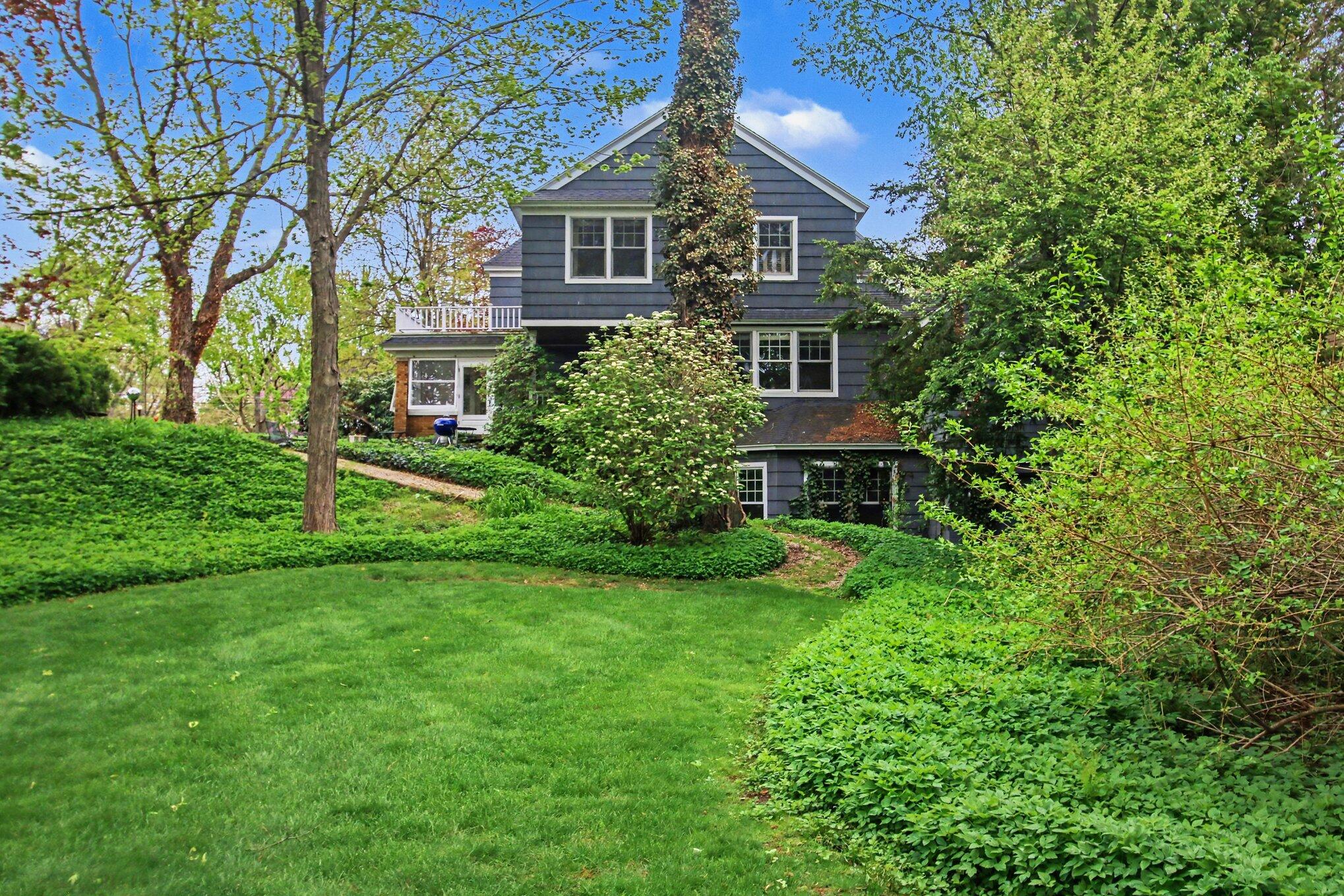 588 Central Avenue Holland MI 49423