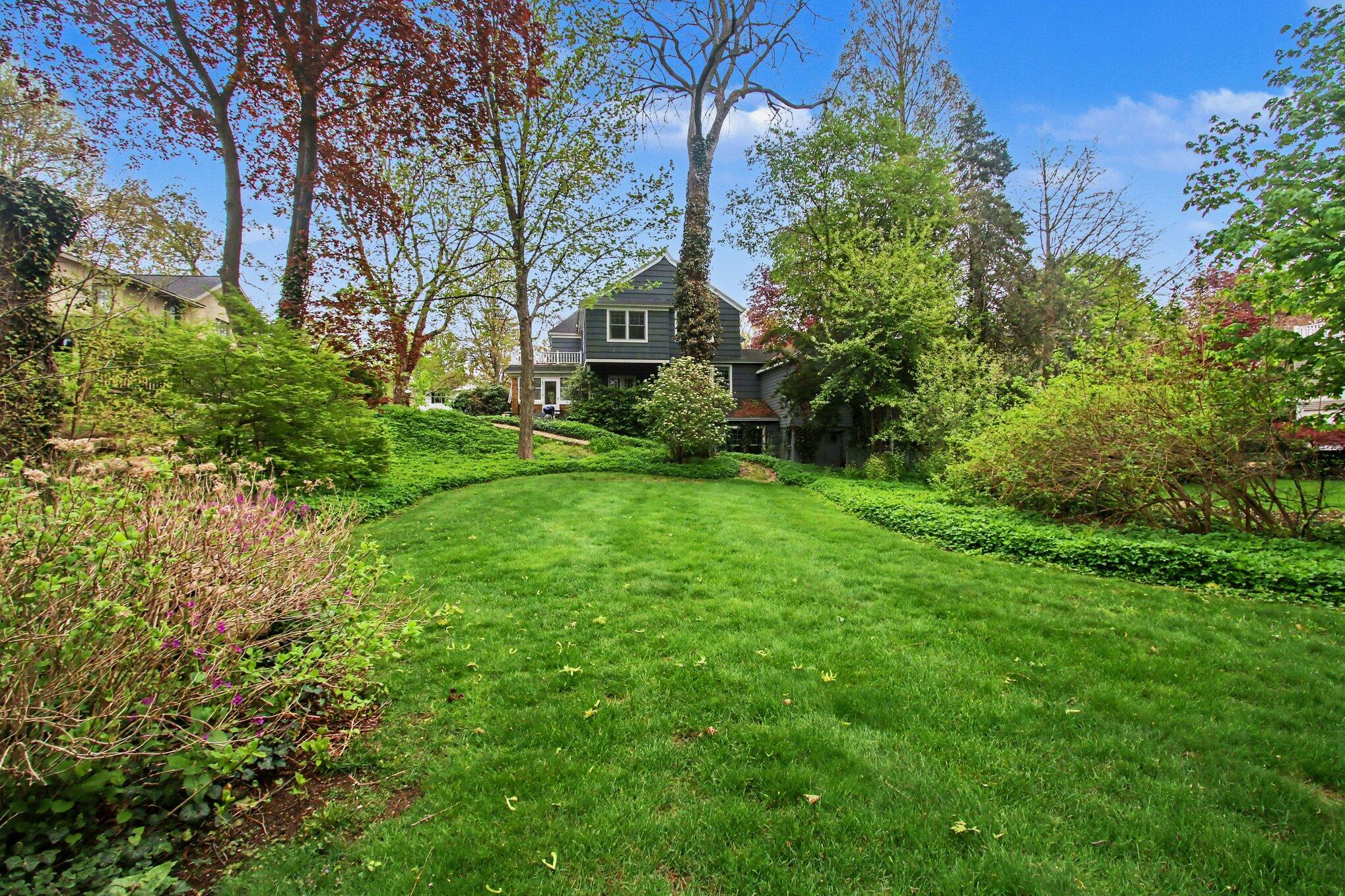 588 Central Avenue Holland MI 49423