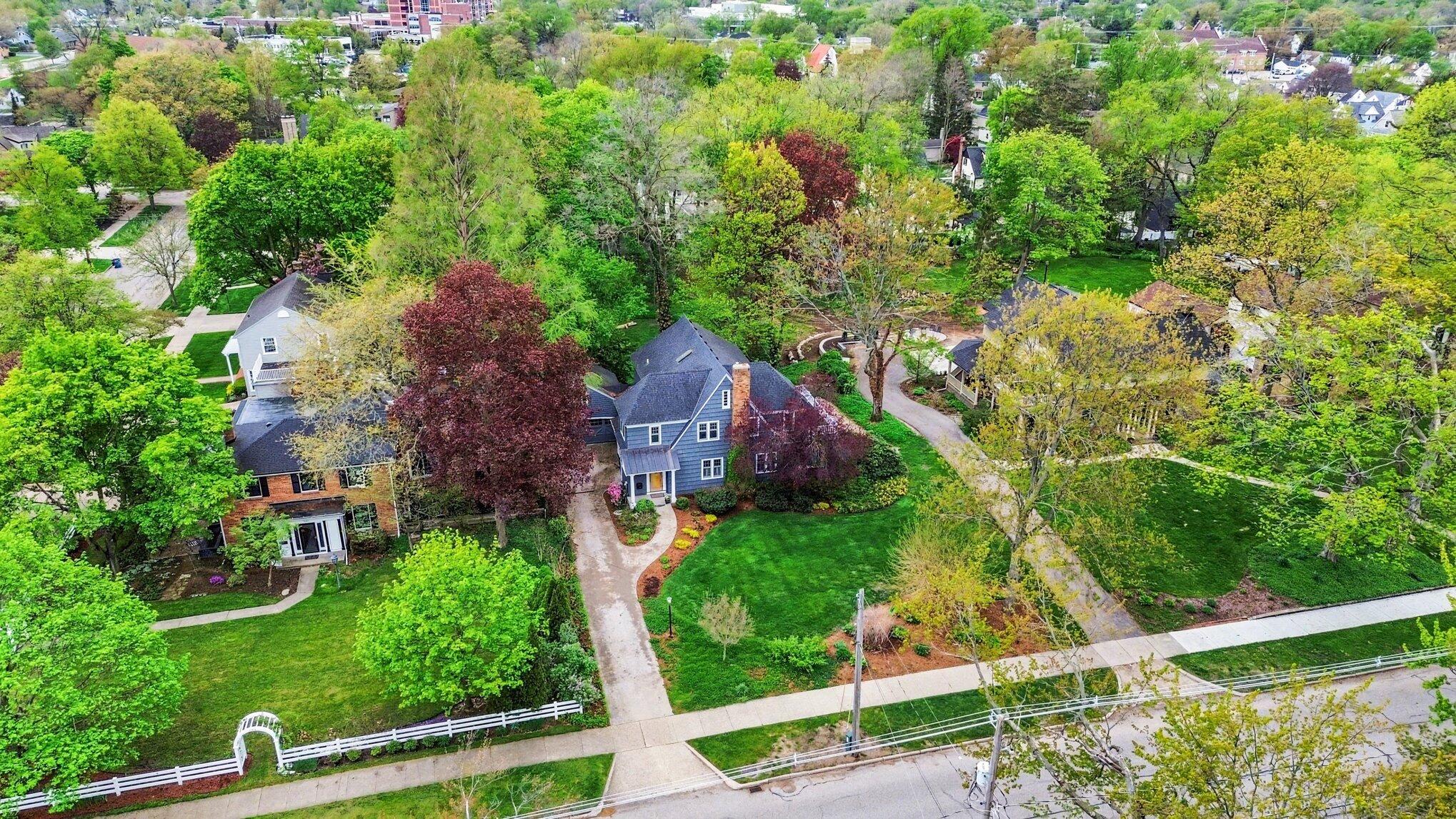 588 Central Avenue Holland MI 49423