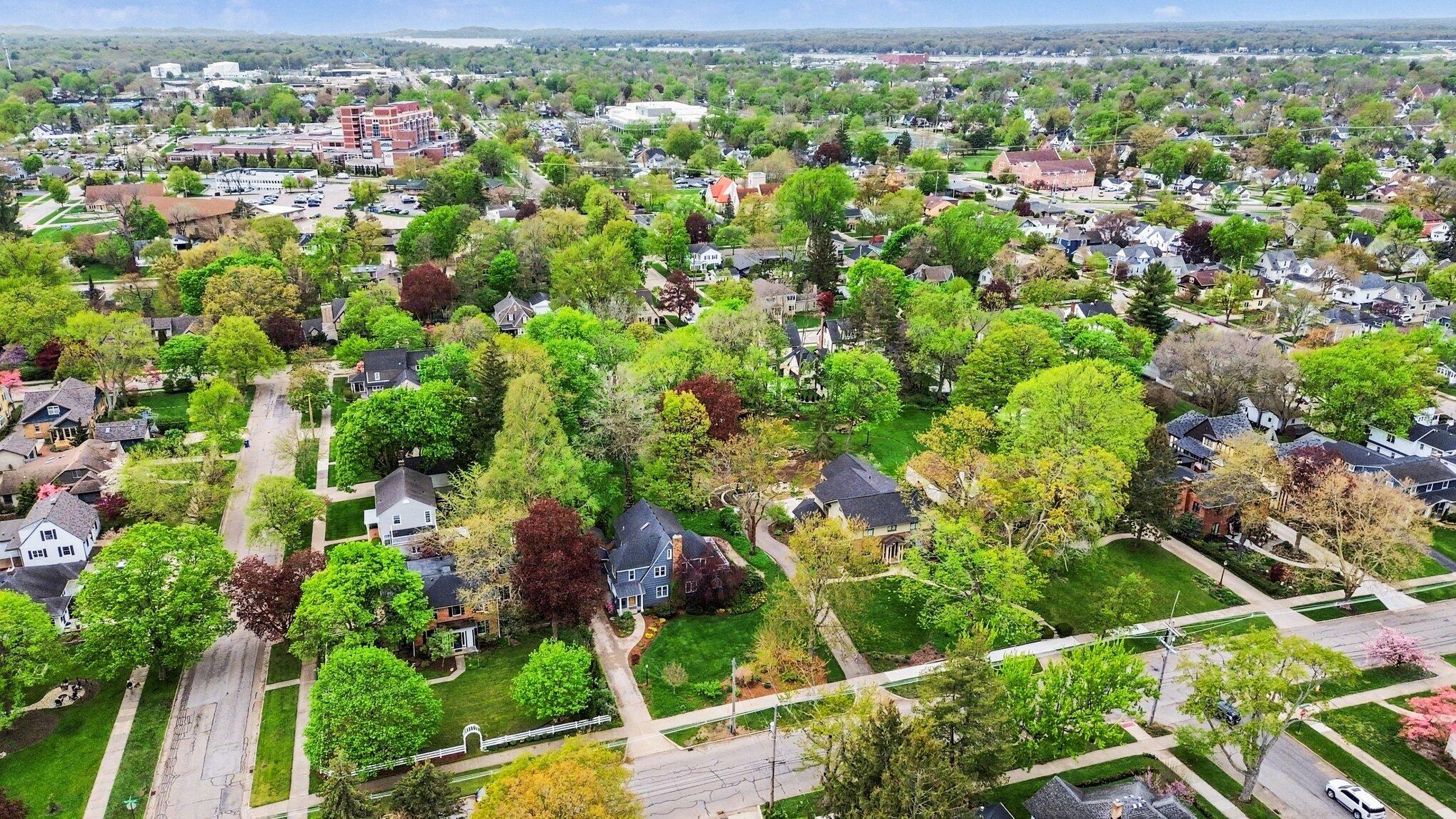 588 Central Avenue Holland MI 49423
