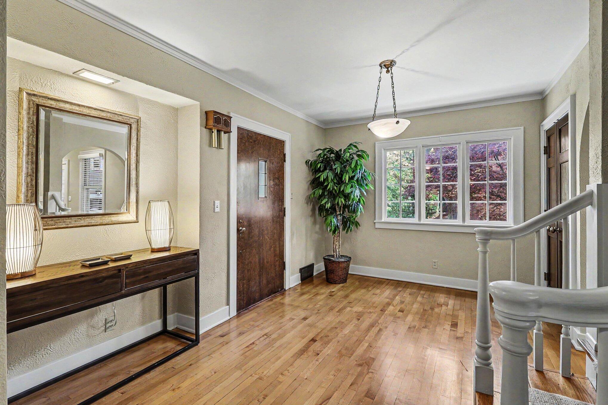 588 Central Avenue Holland MI 49423