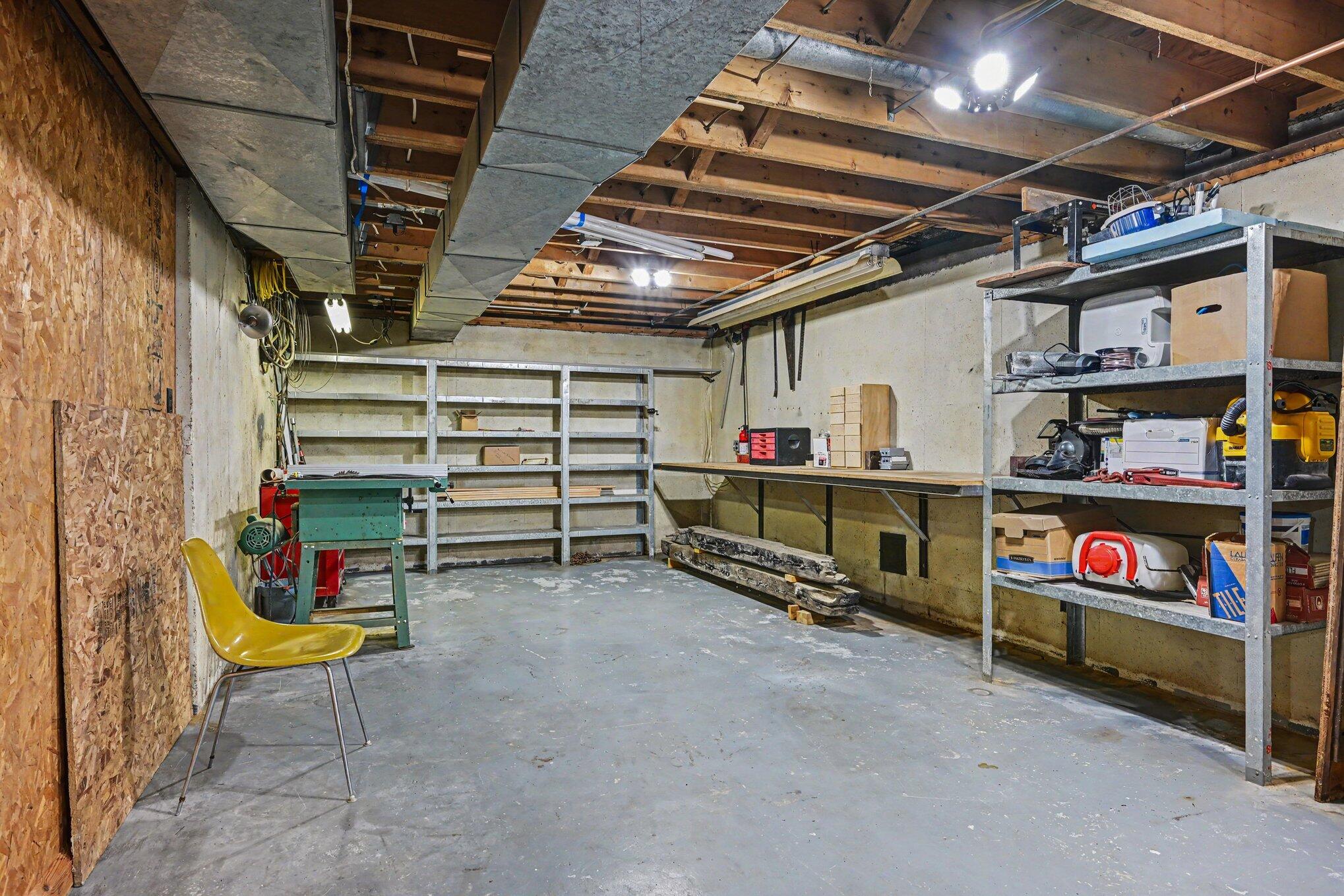 8656 W R Avenue Kalamazoo MI 49009