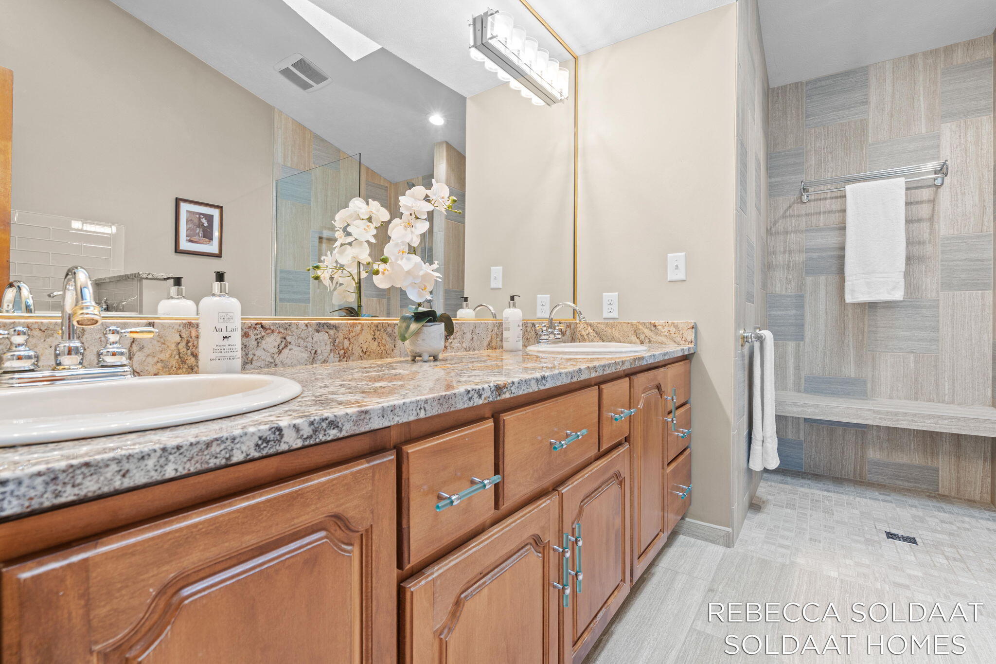 3464 Leonard Street NW Grand Rapids MI 49534