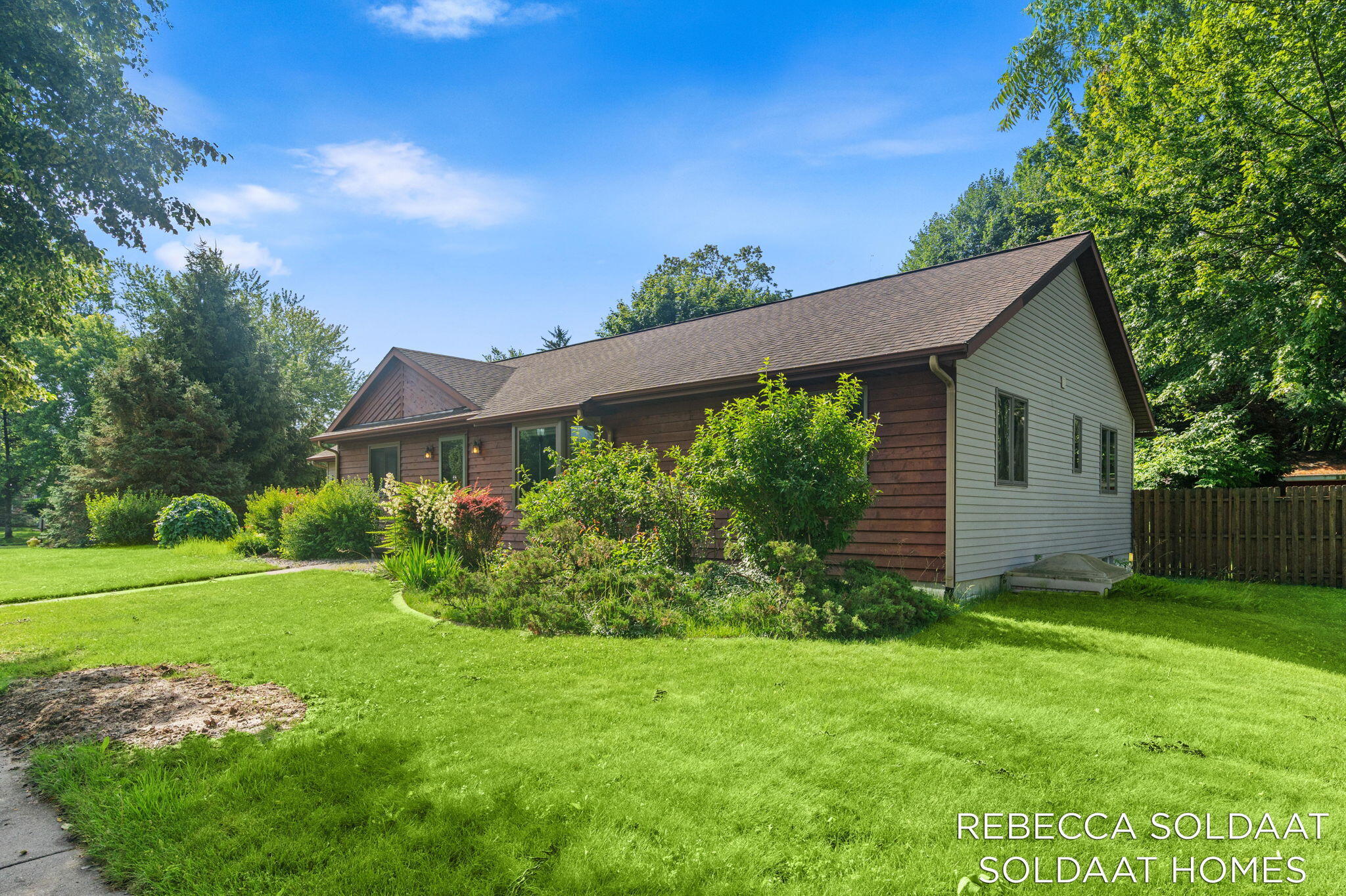 3464 Leonard Street NW Grand Rapids MI 49534