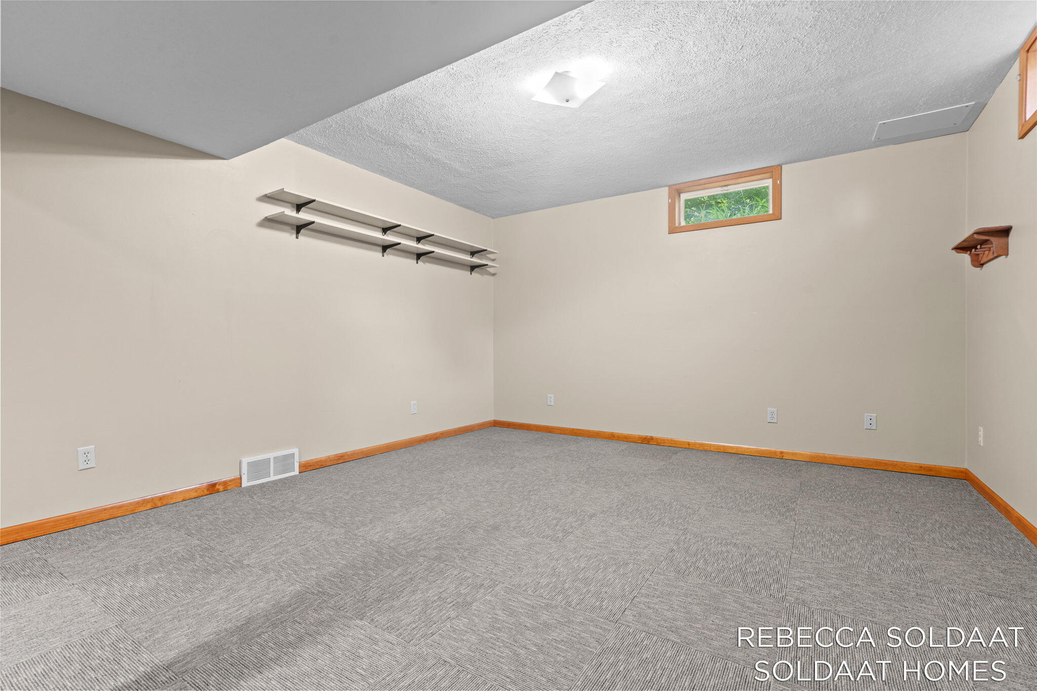 3464 Leonard Street NW Grand Rapids MI 49534