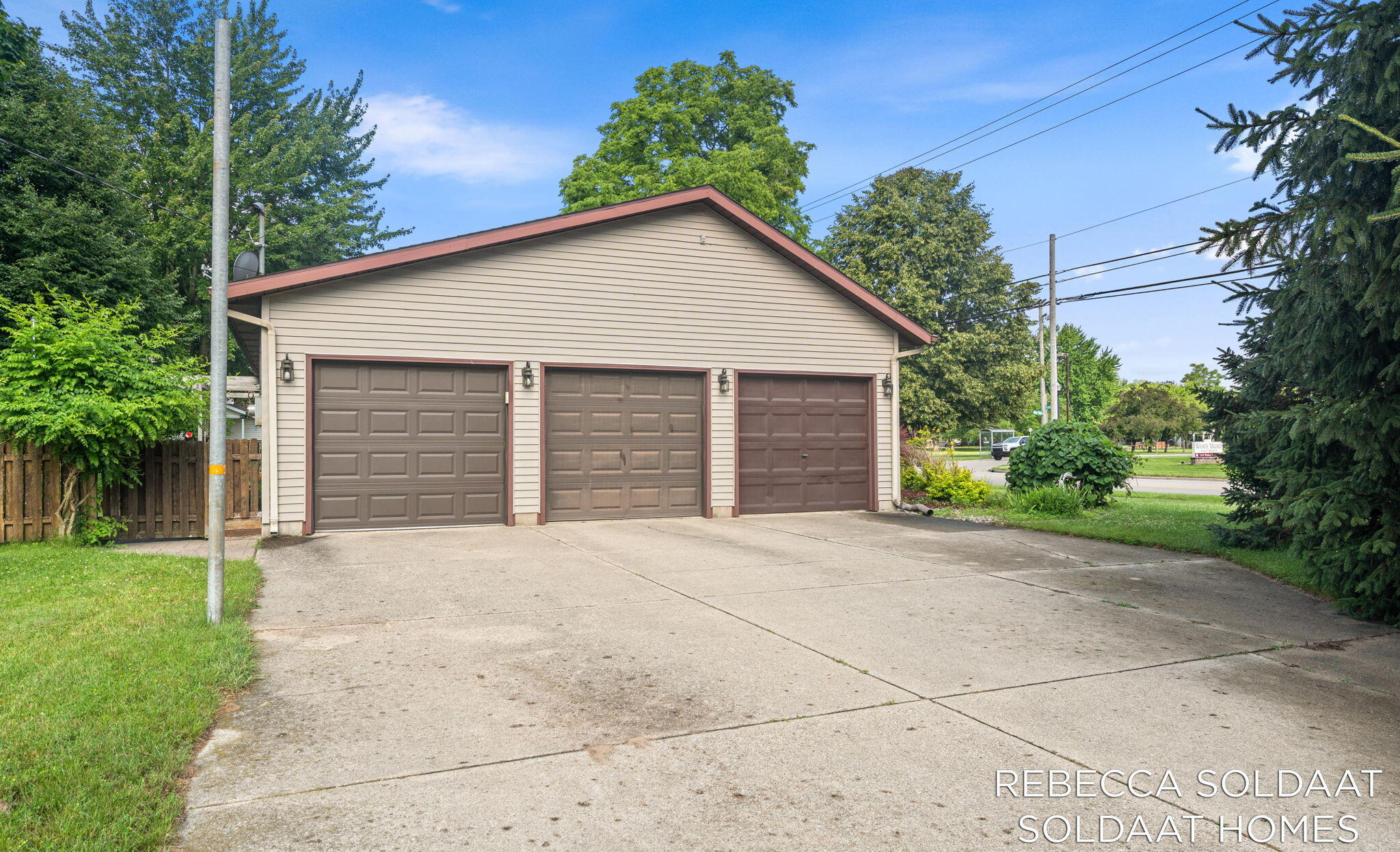 3464 Leonard Street NW Grand Rapids MI 49534