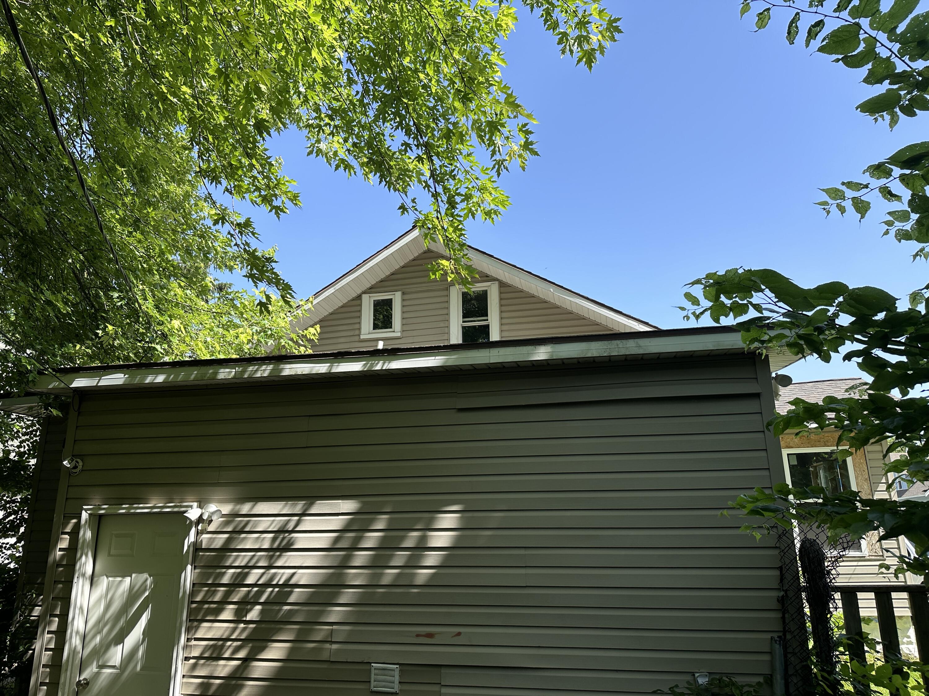 696 Highland Avenue Benton Harbor MI 49022