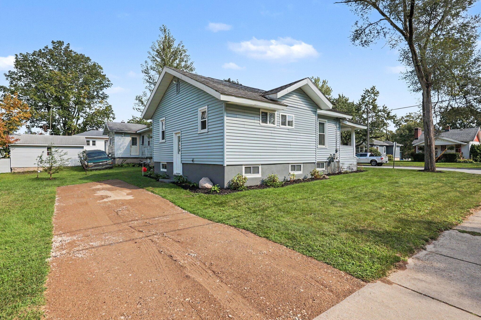 327 Lewis Street Rockford MI 49341