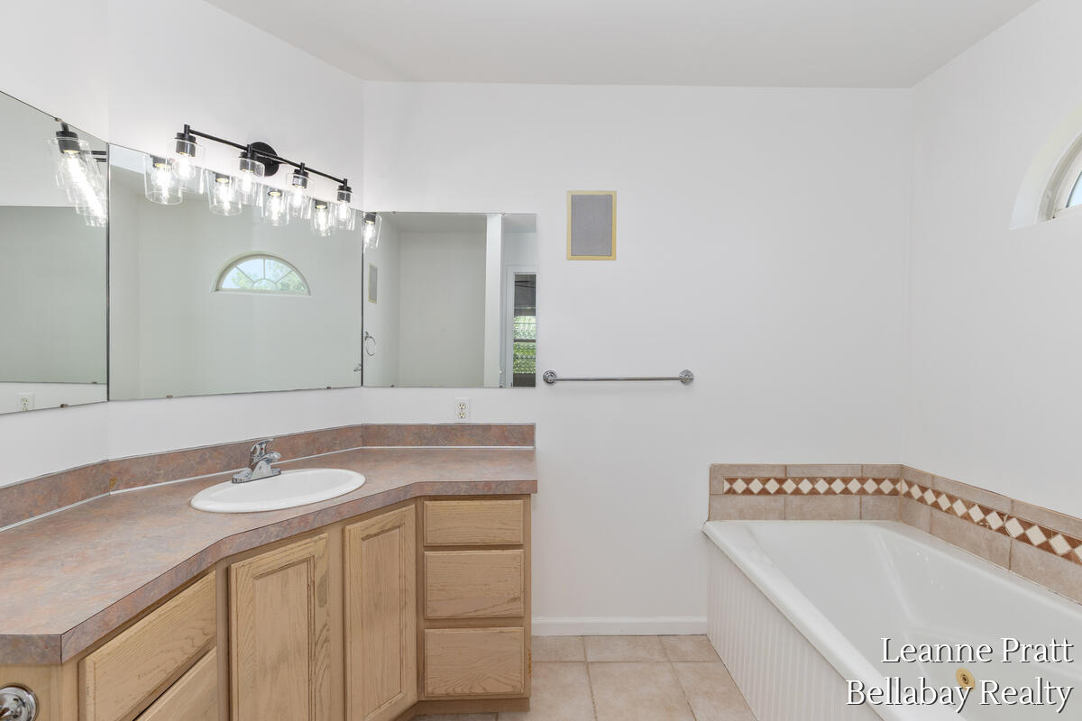 8015 Jericho Avenue NE Rockford MI 49341
