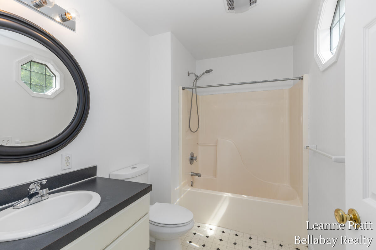 8015 Jericho Avenue NE Rockford MI 49341