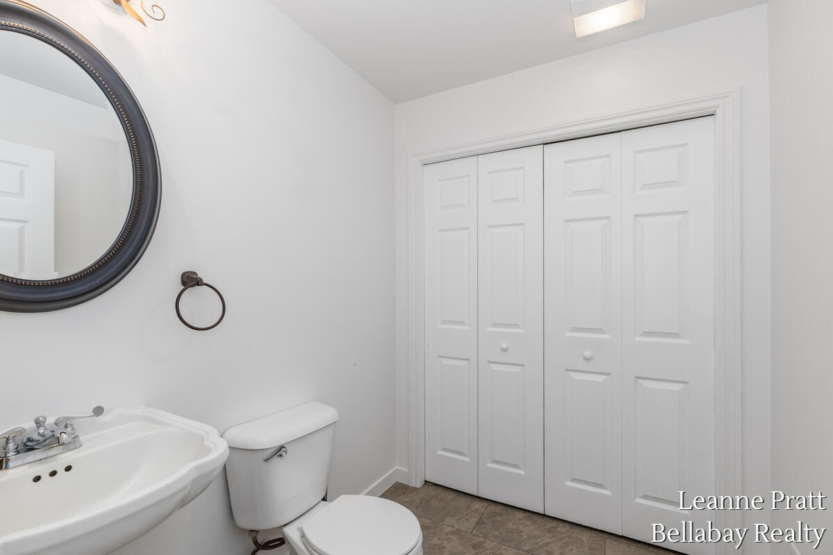 8015 Jericho Avenue NE Rockford MI 49341